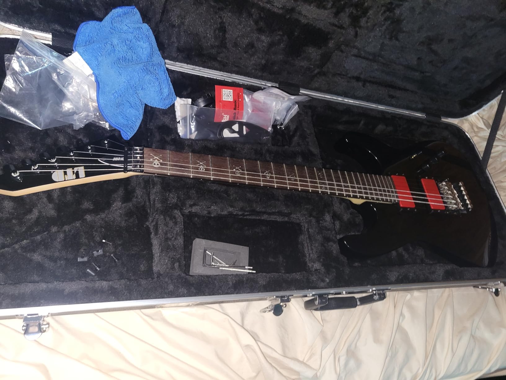 ESP LTD Kirk Hammett KH-202 - Black customer photo 2