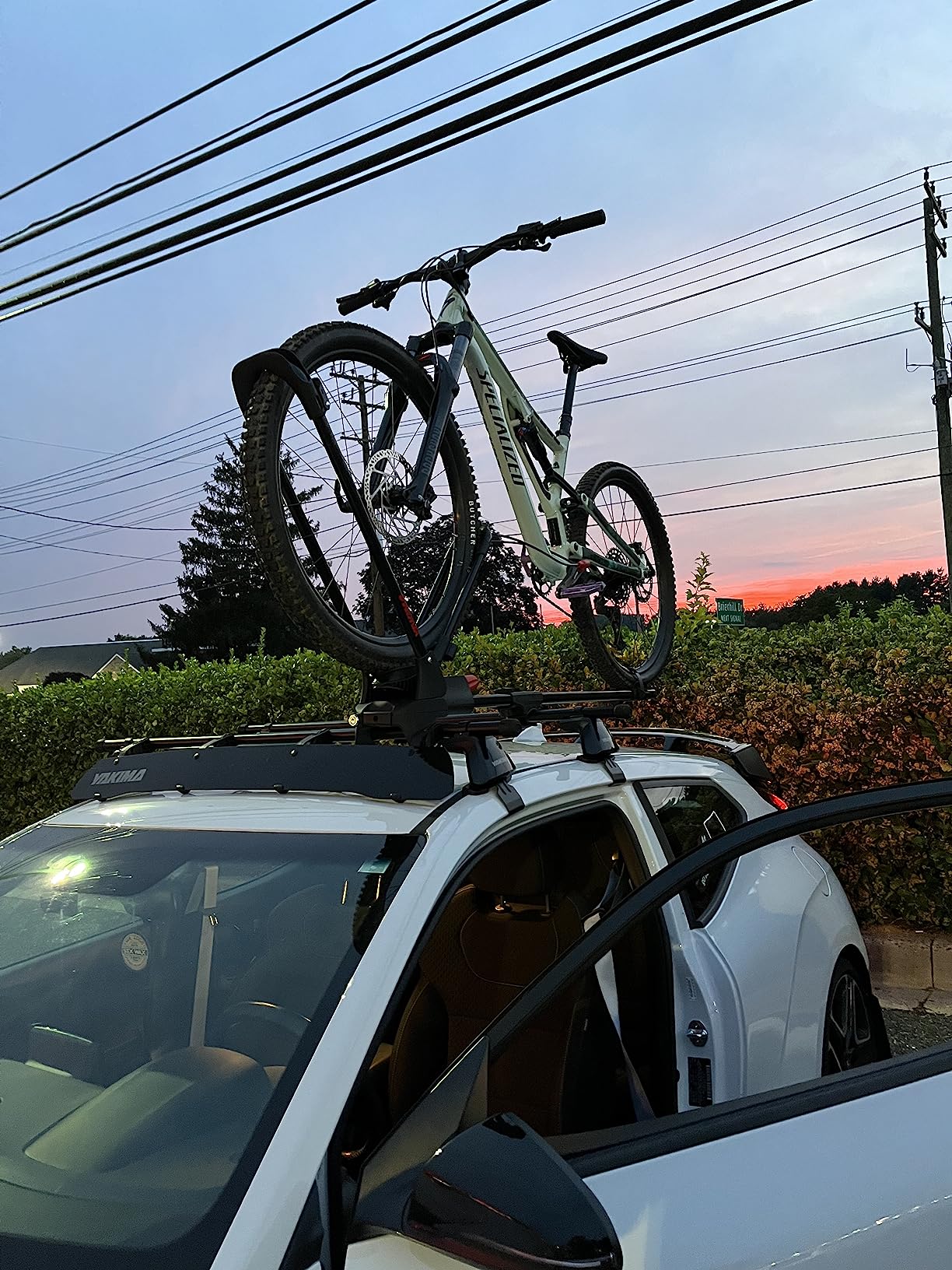 Yakima FrontLoader Rooftop Bike Rack | Black Roof Carrier for Bicycle Storage and Transport on Vehicles customer photo 2