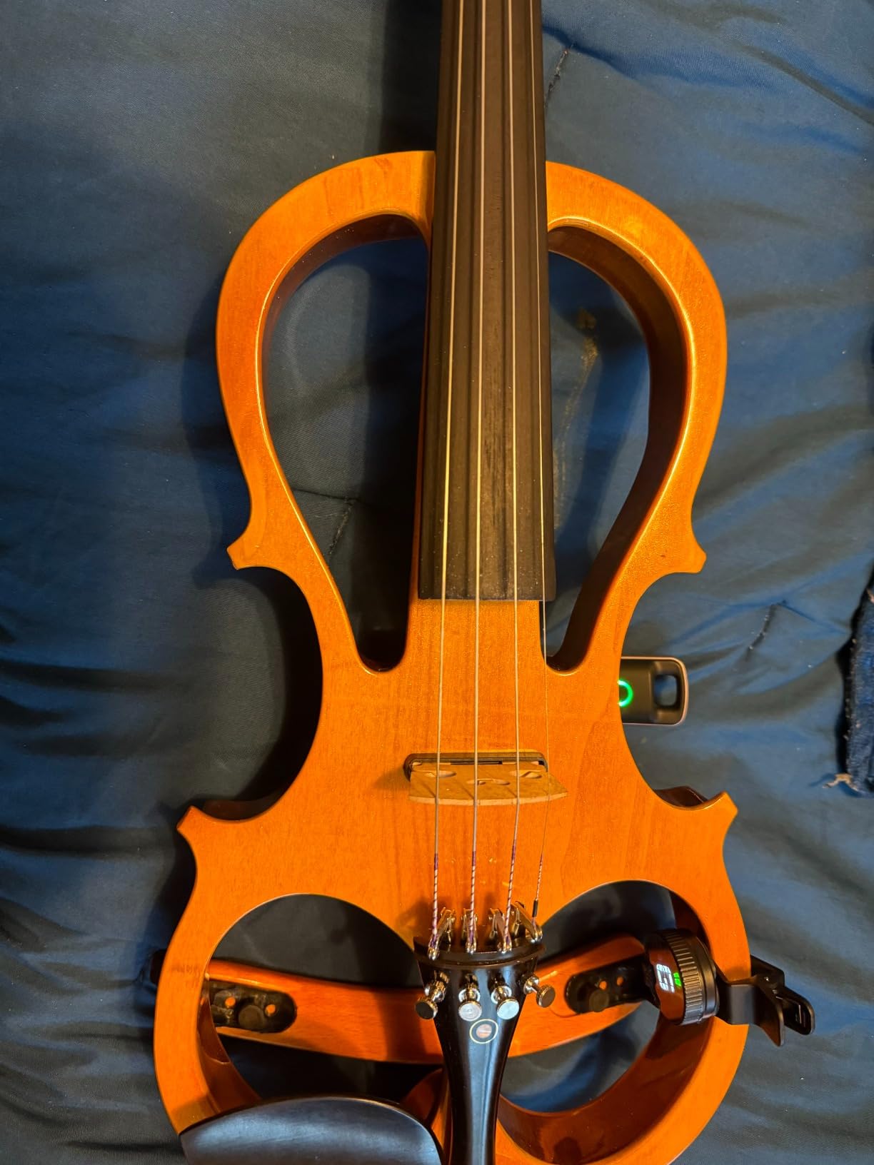 Cecilio 4/4 Electric Silent Violin Set, Solid Maple, Ebony Fittings, Yellow customer photo 1