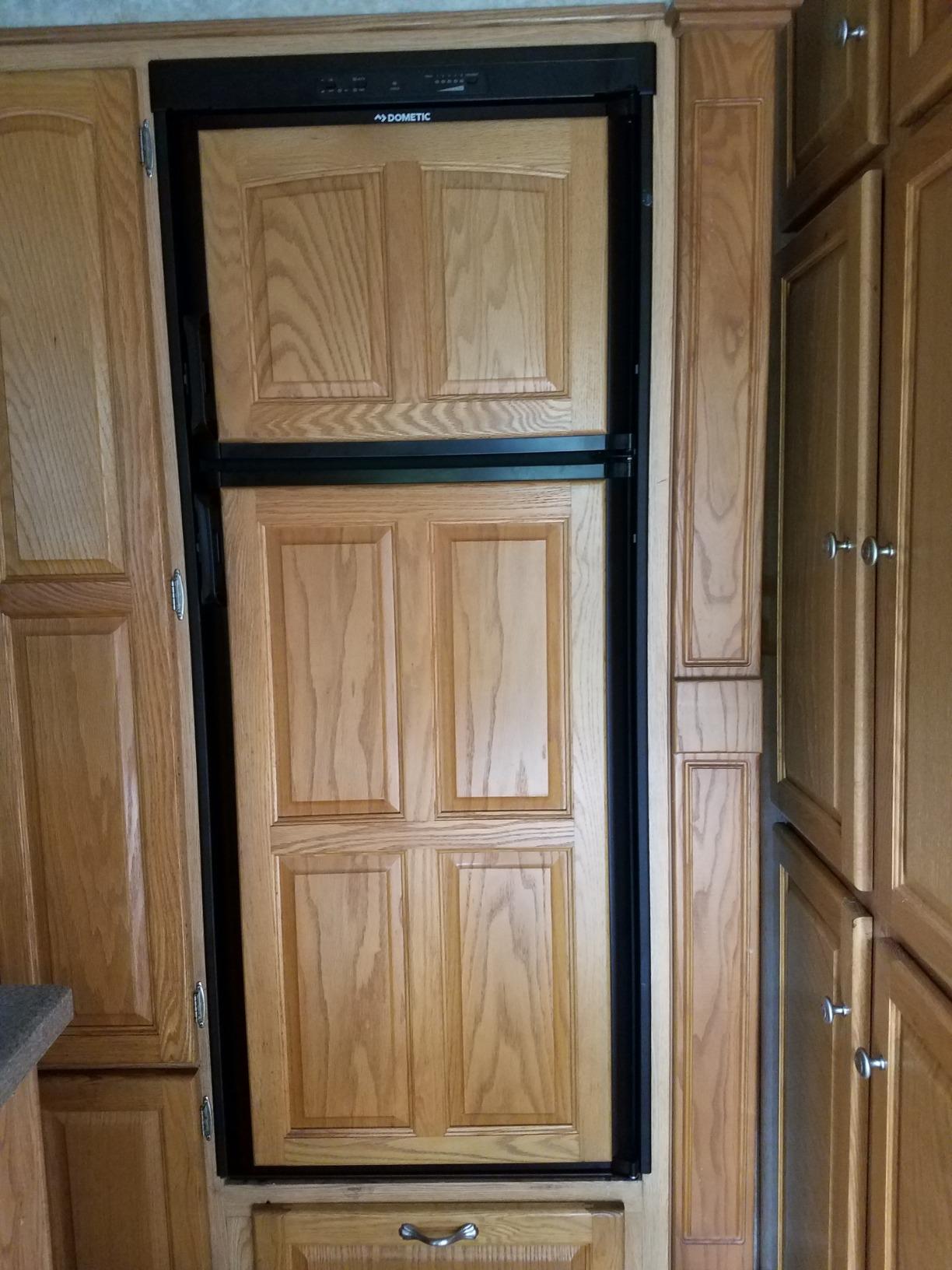 DOMETIC DM2862RB 8.0 Cubic Feet 2-Way Refrigerator customer photo 1