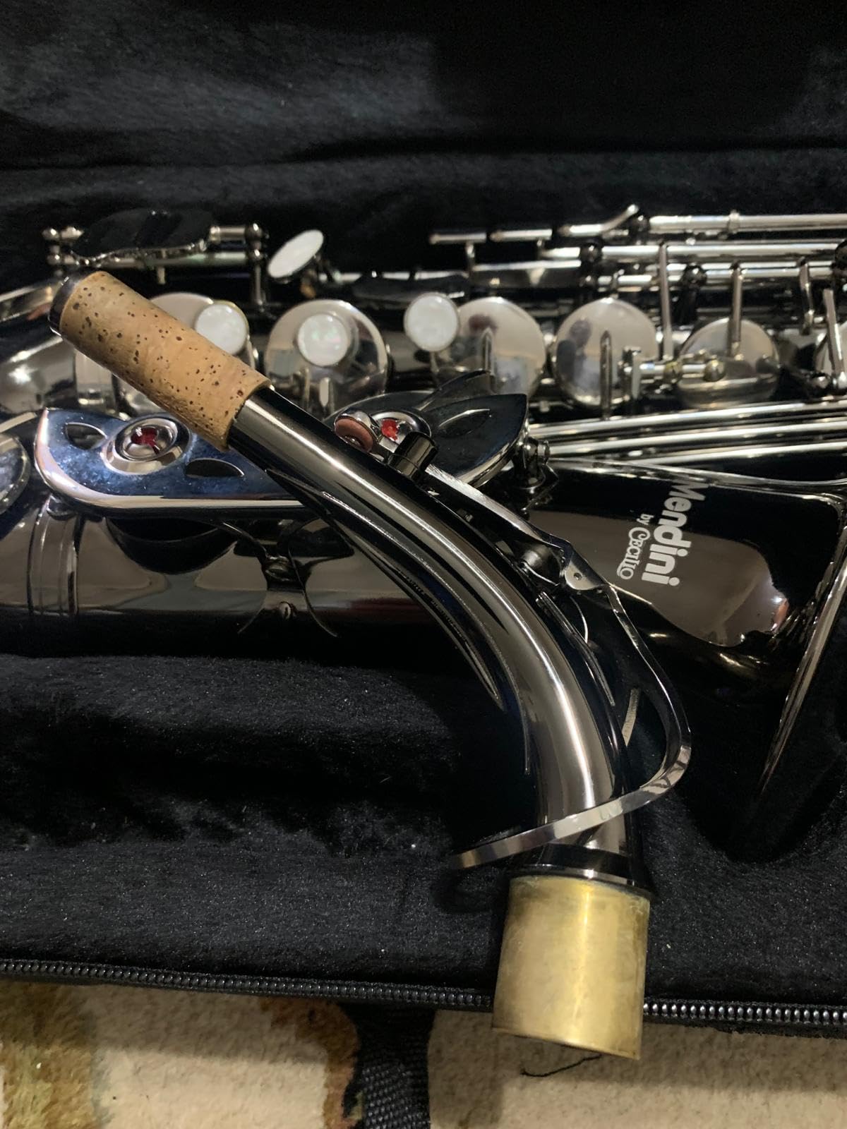 Mendini By Cecilio Alto Saxophone for Beginners, E Flat Alto Saxophone for Students Musicians with Tuner, Mouthpiece, Case, 10 Reeds, Grease, Cleaning Cloth & Rod, Gloves, Strap, Book (Red Gold) customer photo 2