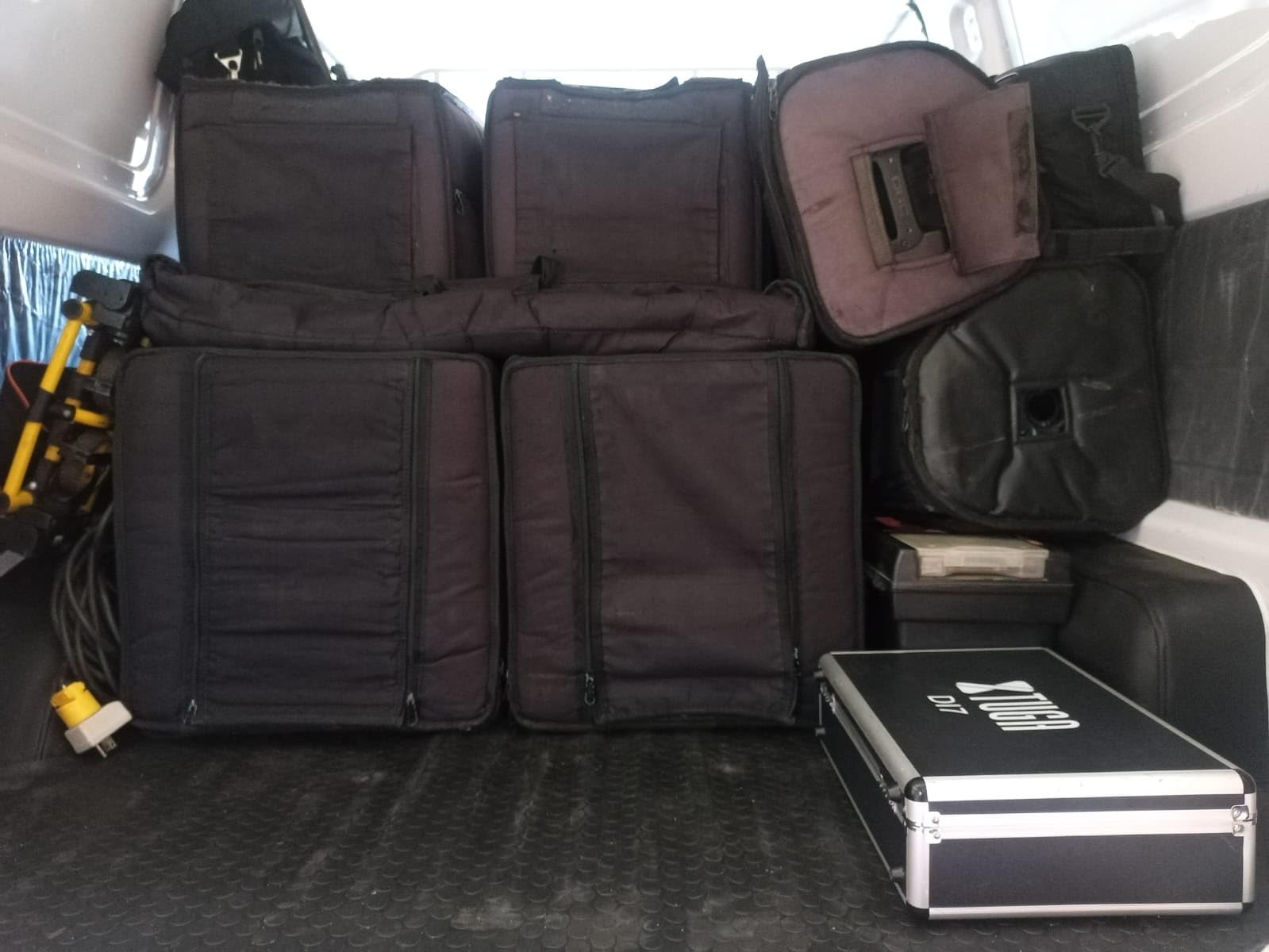 Mackie DLM12S 2000W 12-Inch Powered Subwoofer customer photo 1