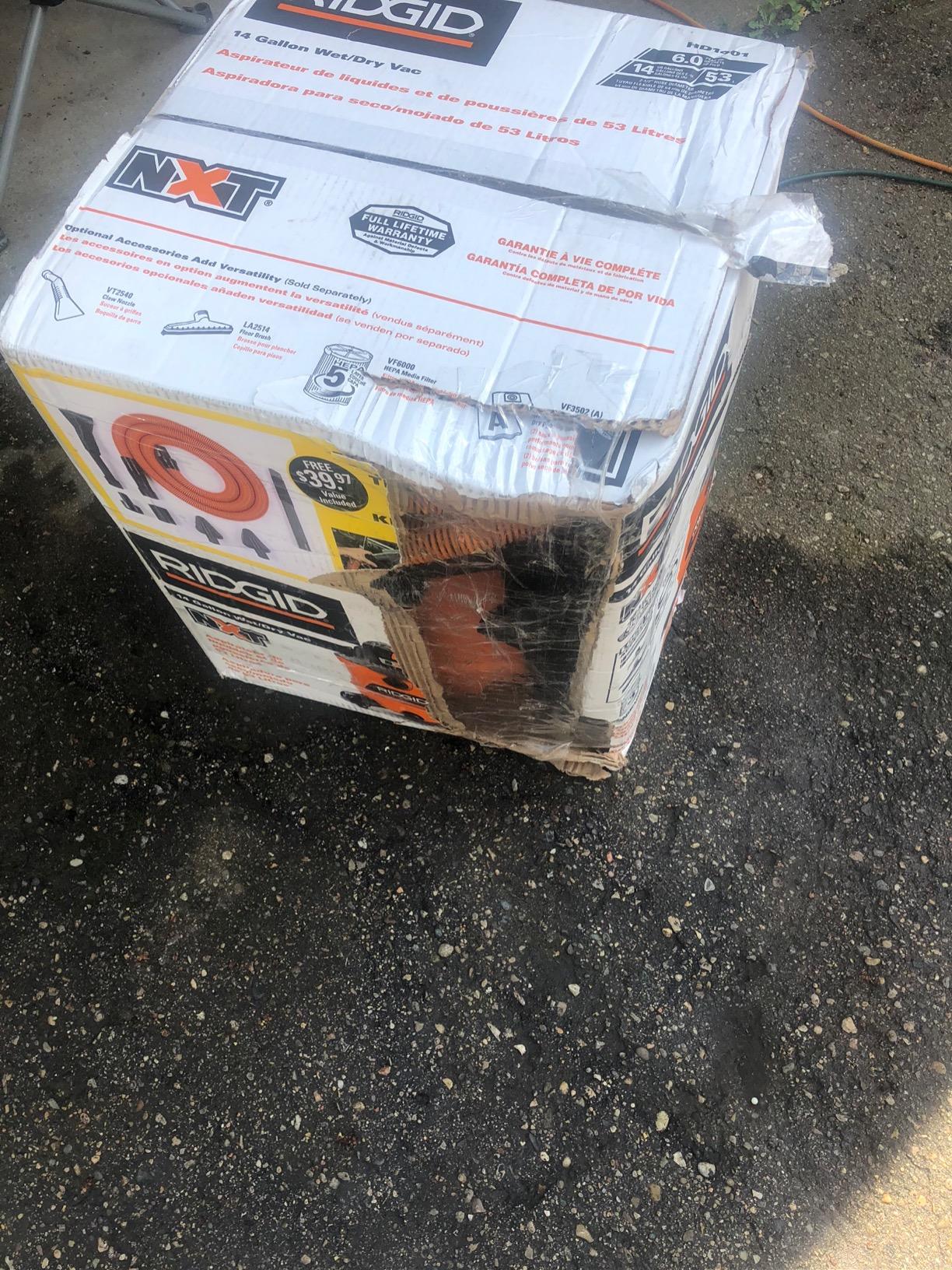 RIDGID 14-Gal. 6.0 Peak HP Wet/Dry Vac with Auto Detailing Kit customer photo 2
