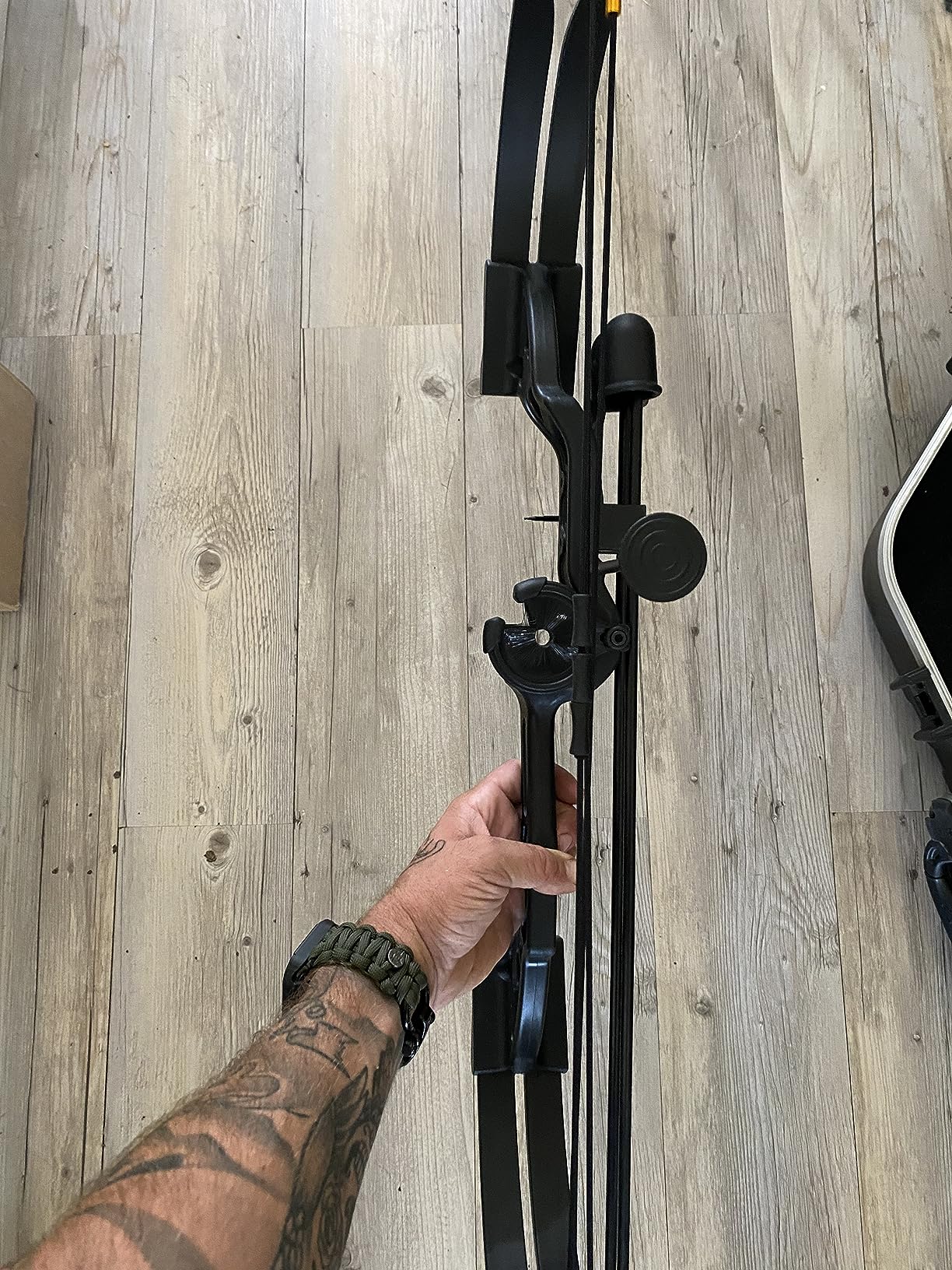 Bear Archery Brave Compound Youth Bow Set, Right Handed, Ages 8-12, Draw Weight up to 25lb, Draw Length up to 19.5