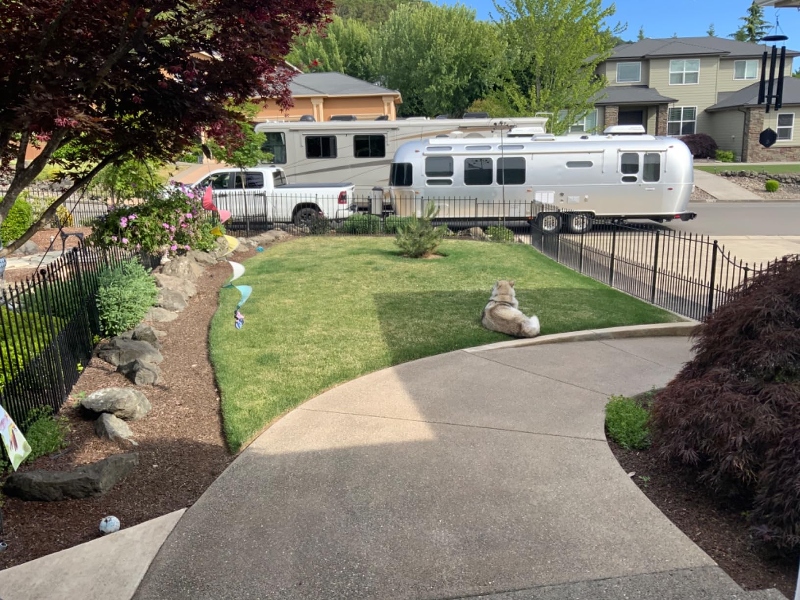 CURT 17063 Round Bar Weight Distribution Hitch with Sway Control, 2