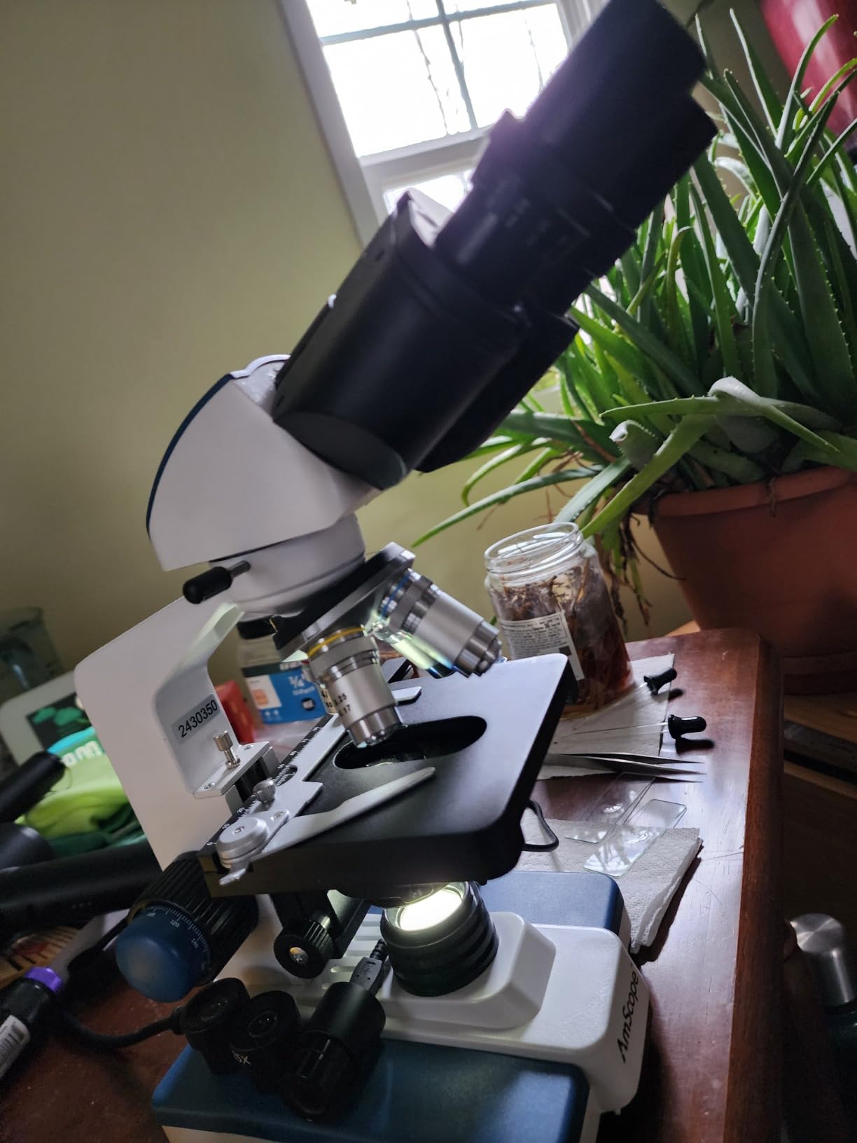 AmScope B120 Series Student & Professional LED Binocular Compound Microscope - 40X-2500X Magnification - Includes 5MP USB Camera & Siedentopf Head customer photo 1