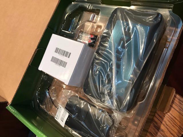 Shure BLX14/CVL Lavalier Audio System H10 Band (542-572 MHz) - BLX4 Receiver, BLX1 Bodypack & CVL Clip-On Lavalier Mic, Up to 14 Hr Battery, 300 ft Range customer photo 1
