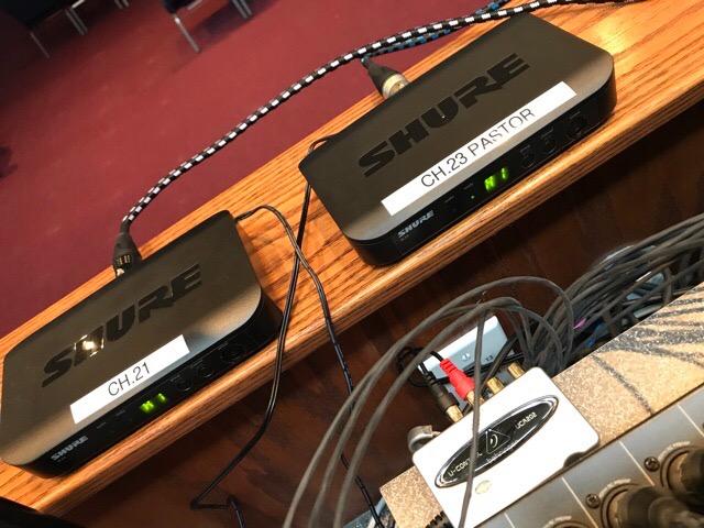 Shure BLX14/CVL Lavalier Audio System H10 Band (542-572 MHz) - BLX4 Receiver, BLX1 Bodypack & CVL Clip-On Lavalier Mic, Up to 14 Hr Battery, 300 ft Range customer photo 2