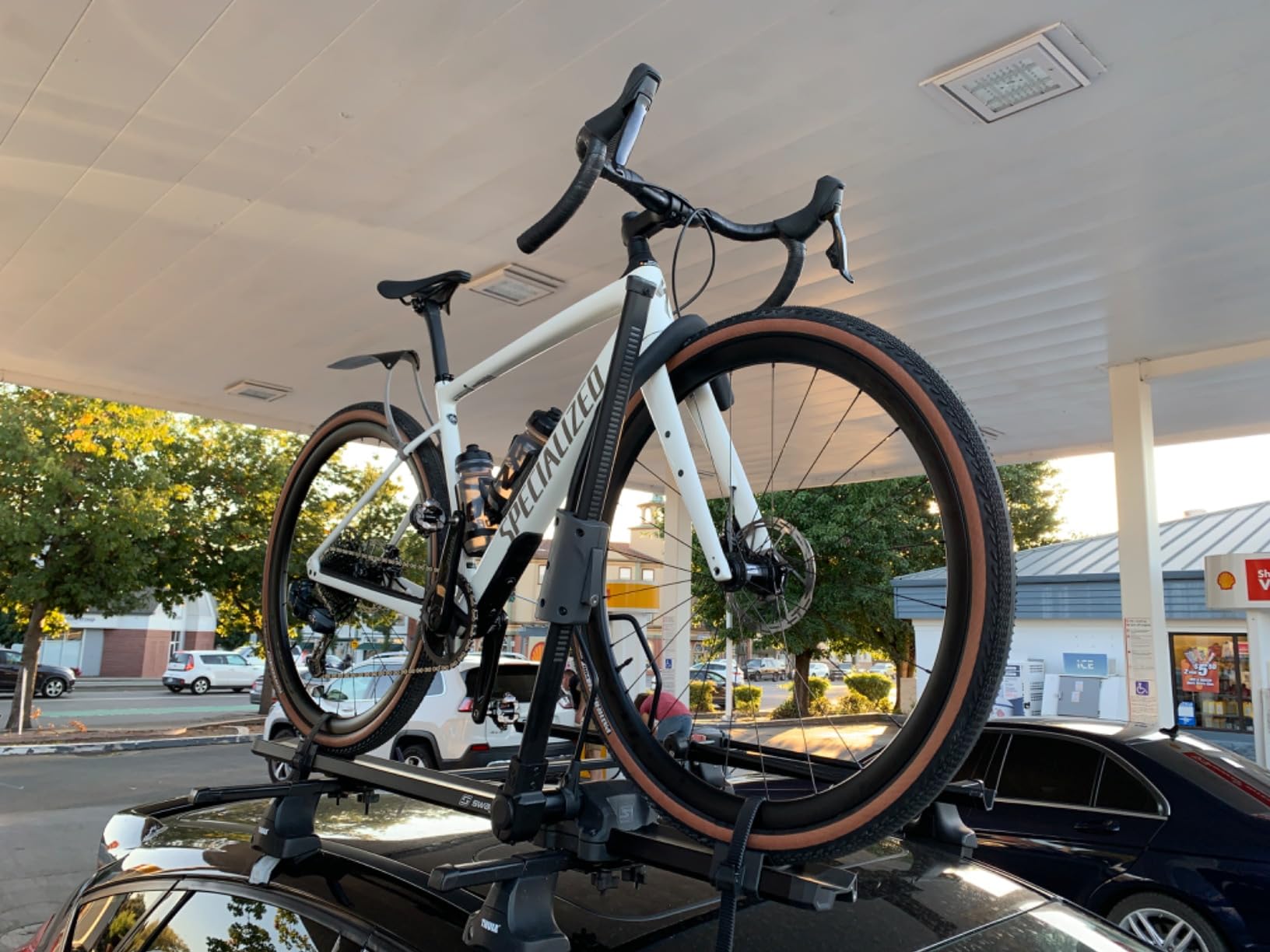 Swagman Race Ready Roof Bike Rack - Zero-Frame-Contact Rooftop Carrier for Road, Gravel & Mountain Bikes customer photo 1
