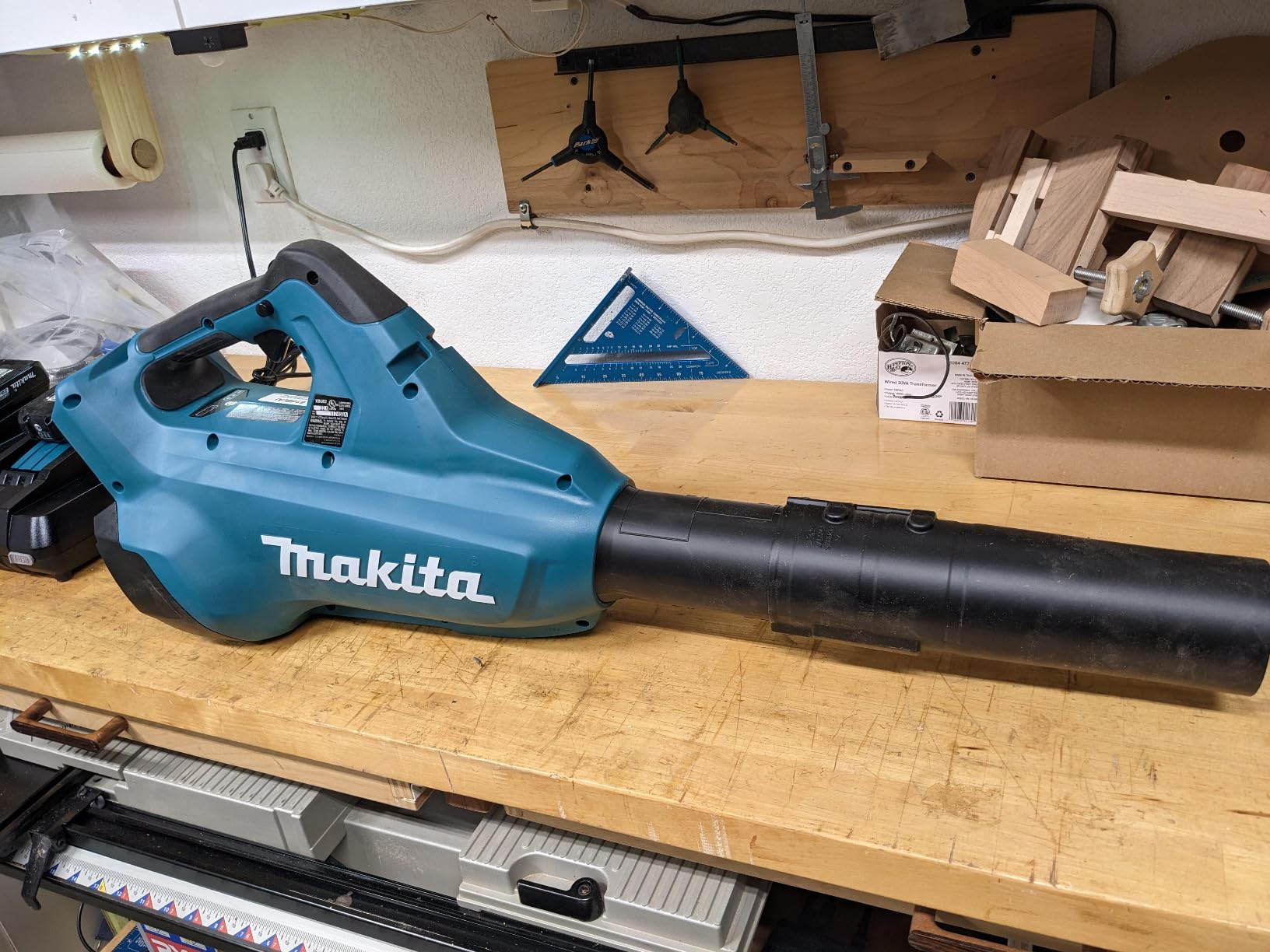 Makita XBU02PT 36V (18V X2) LXT Brushless Blower Kit, Teal, (5.0Ah) customer photo 2