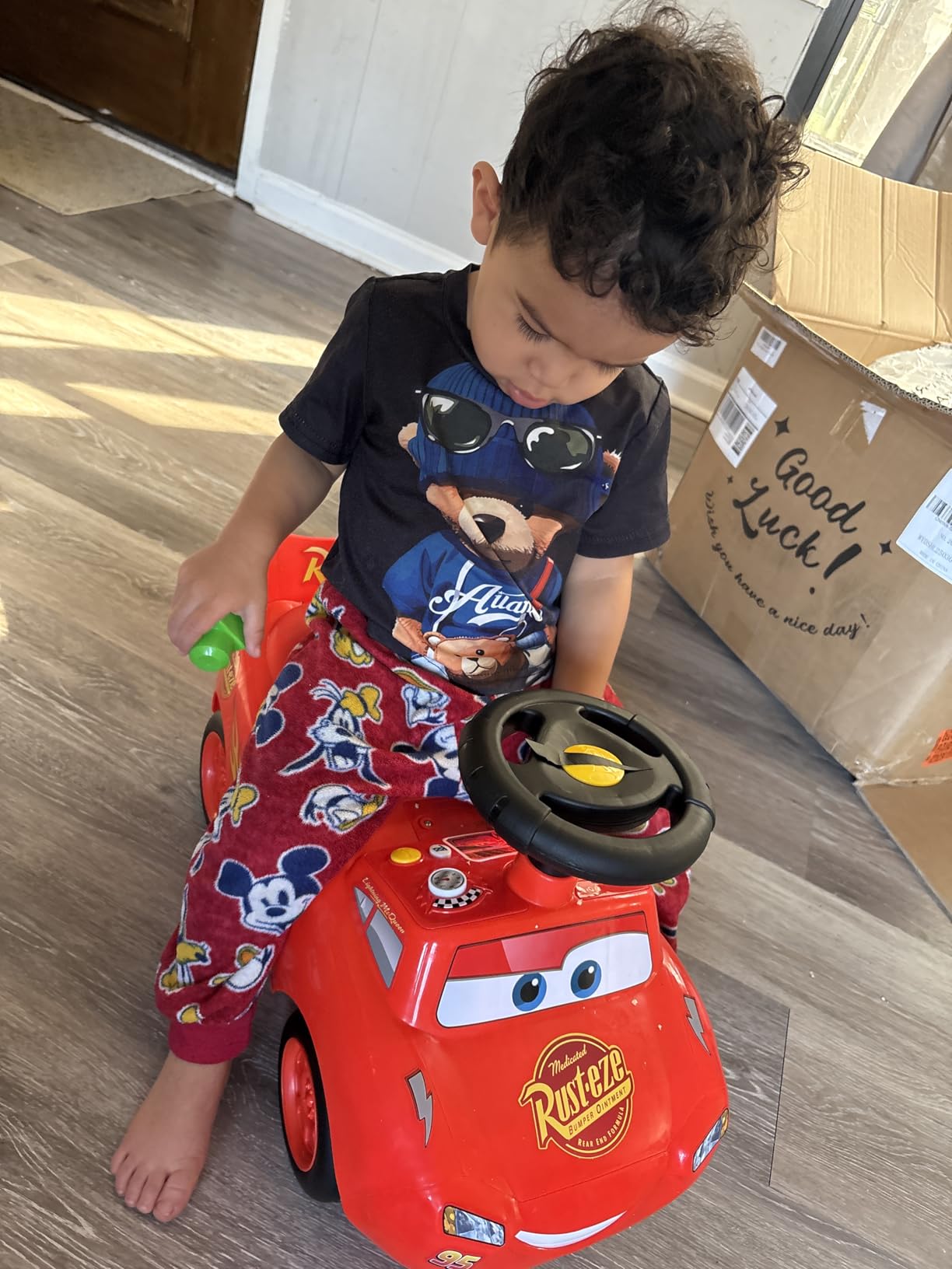 Kiddieland Lightning McQueen Ride-On Car, Foot-to-Floor Racer for Toddlers | Disney Pixar Cars theme with interactive steering wheel, engine sounds, music, and lights for kids aged 12-36 months customer photo 2