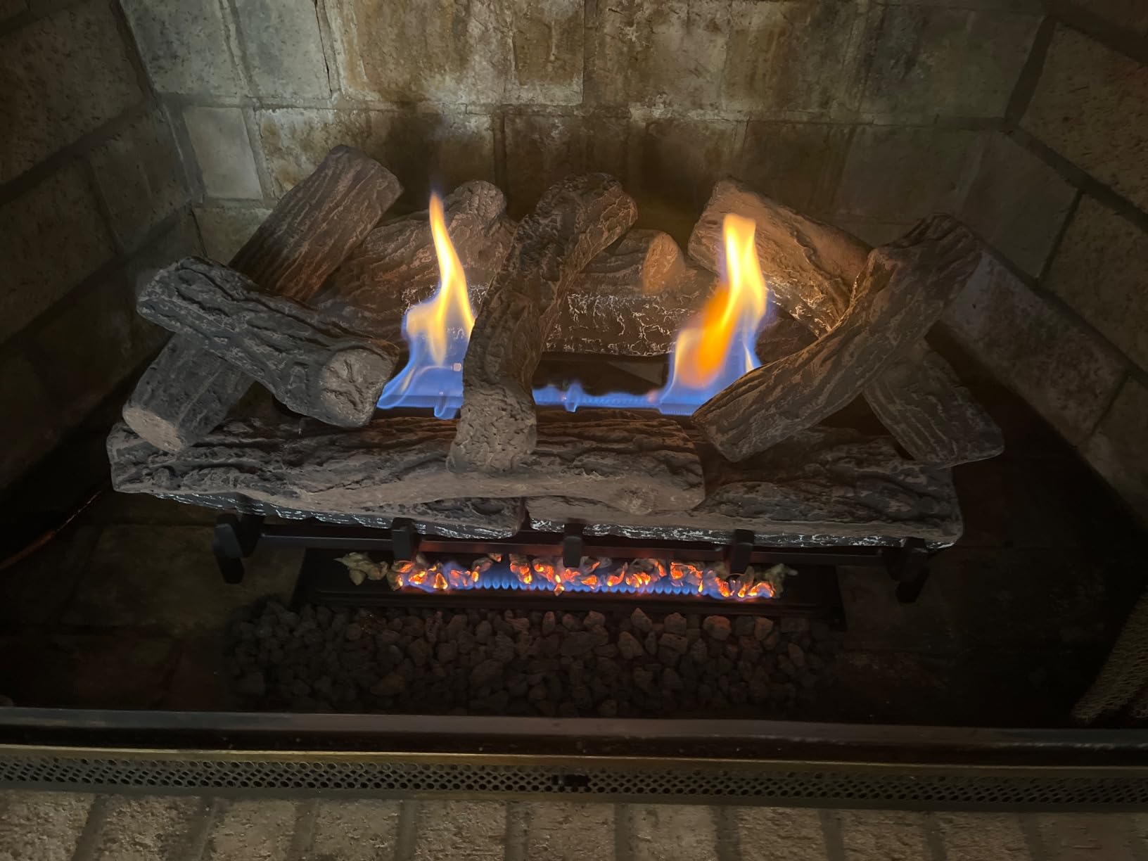 Duluth Forge Ventless Dual Fuel Gas Log Set - 30 in. Split Oak, 33,000 BTU, T-Stat Control - Model# DLS-30T-1 customer photo 1