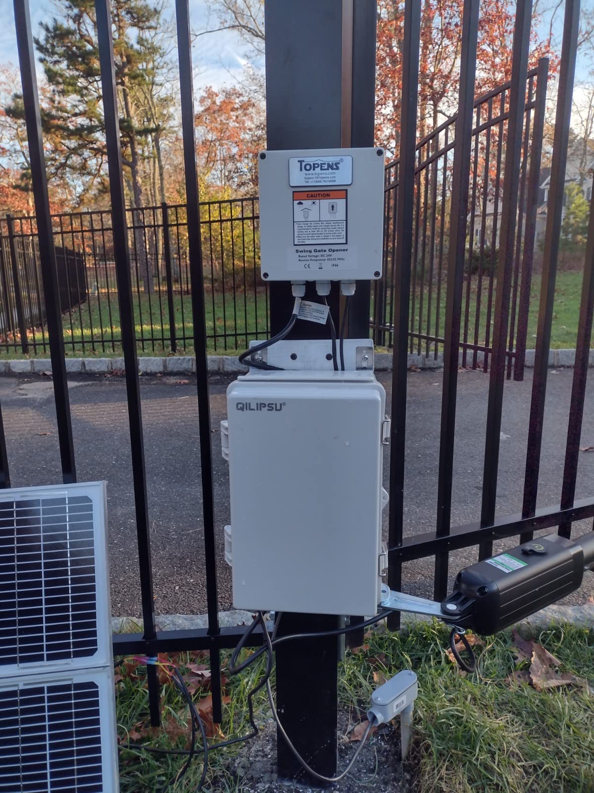 TOPENS AD5S Automatic Gate Opener Kit Medium Duty Solar Dual Gate Operator for Dual Swing Gates Up to 16 Feet or Max 550 Pounds, Solar Panel Included customer photo 2