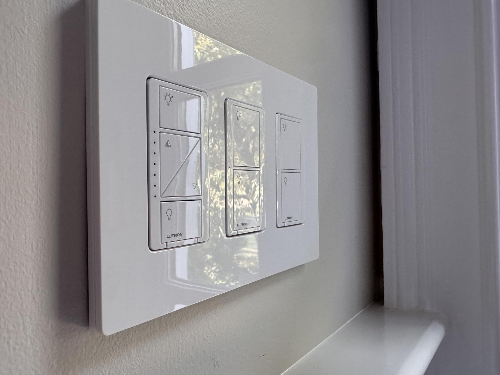 Caseta Original Smart Dimmer Switch Kit w/ Hub, Pico Remote & Wallmount Bracket, and Smart Dimmer Switch, No Neutral Required, Works with Alexa, Apple Home, Ring, & Google Home, P-BDG-PKG1W-A customer photo 1