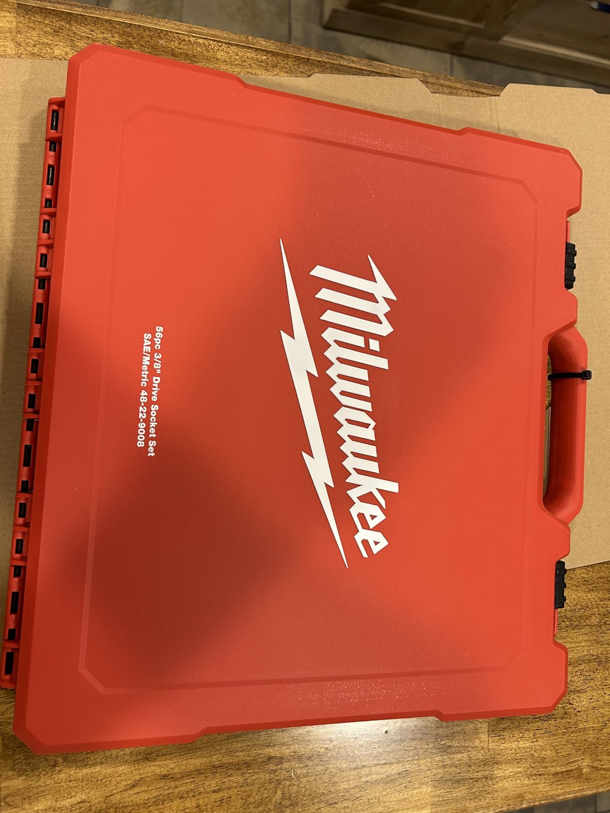 Milwaukee MLW48-22-9008 Ratchet & Socket Set 3/8