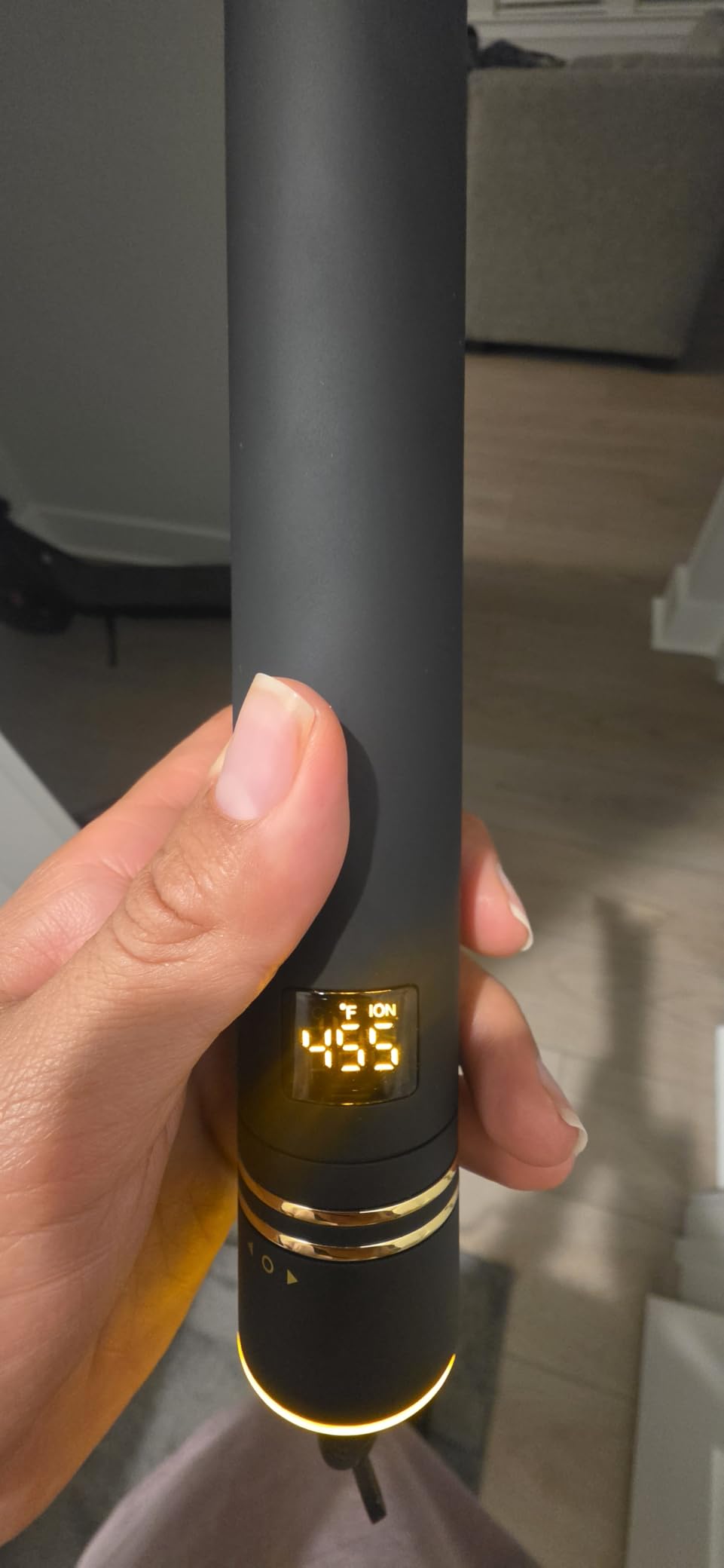 HOT TOOLS Pro Artist Black Gold Ionic 1 Inch Flat Iron - Use as Straightener for Sleek Straight Hair or Use Rounded Edges for Shiny Curls and Waves customer photo 2