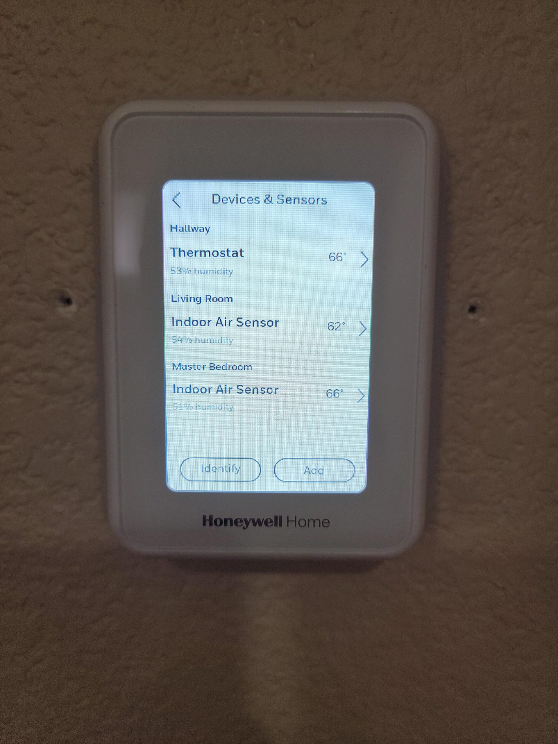 Honeywell Home T9 WiFi Smart Thermostat with 1 Smart Room Sensor, Touchscreen Display, White customer photo 1