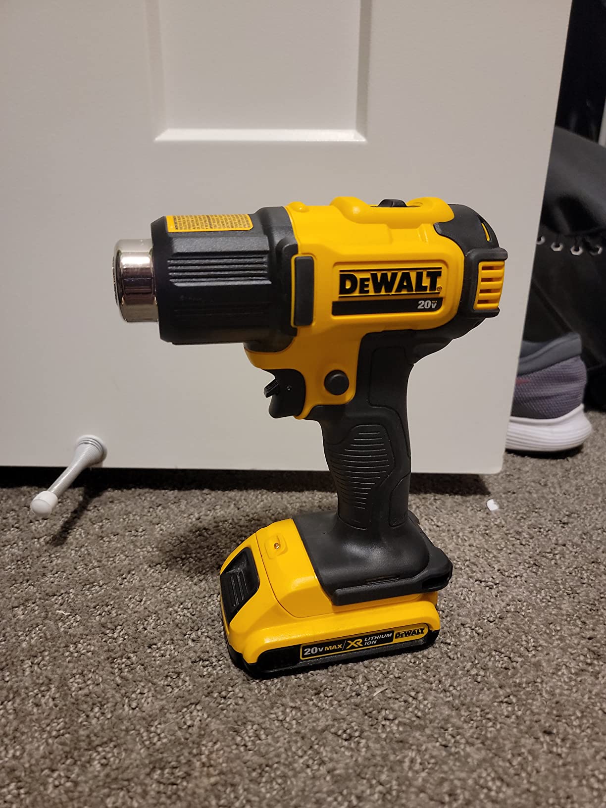 DEWALT 20V MAX Heat Gun Kit, Cordless, Up to 990 Degrees, 42 Minutes of Run Time, LED Light, Battery and Charger Included (DCE530P1) customer photo 2