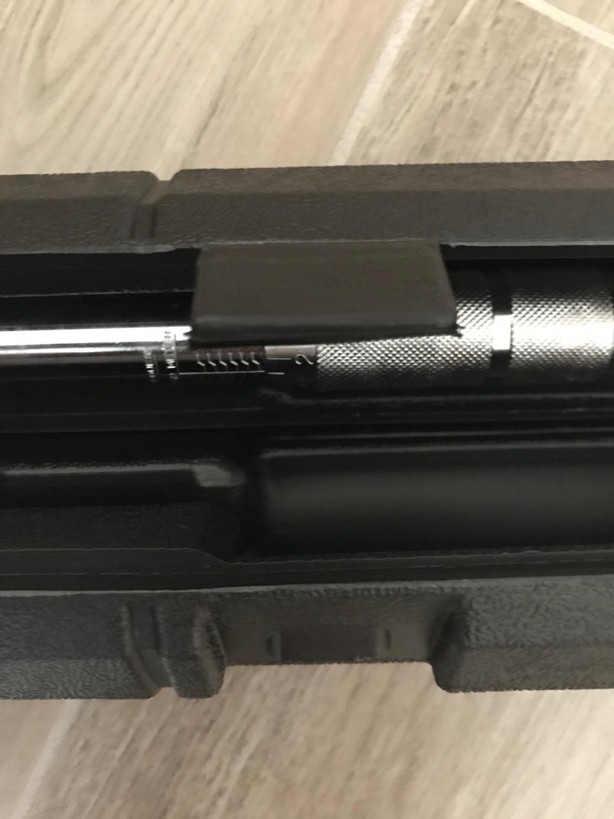 Amazon Basics 1/2-inch Drive Click Torque Wrench, 20-150 foot-lb, 27.1-203.5 Nm, Sturdy Construction with Storage Case customer photo 1
