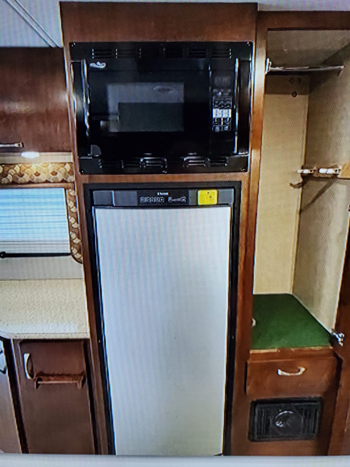 Norcold N10DCSSR Polar-Series 10 cu.ft. DC Compressor RV Refrigerator with Stainless Steel Doors - Right-Handed, Silver customer photo 1