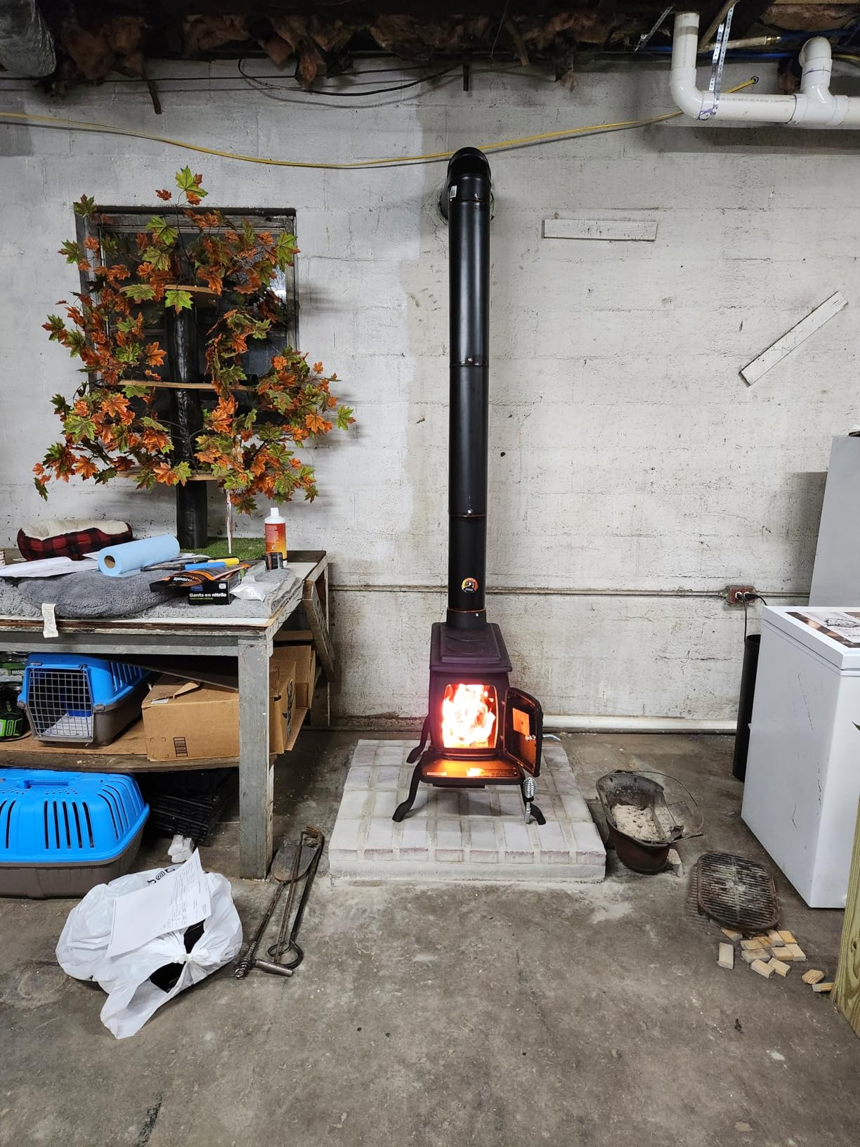 US Stove Company Cast Iron Wood Stove with Cool Touch Safety Handle, 54,000 BTUs, Heats Up To 900 sq ft, Freestanding Design, Fits 19 in Logs customer photo 1