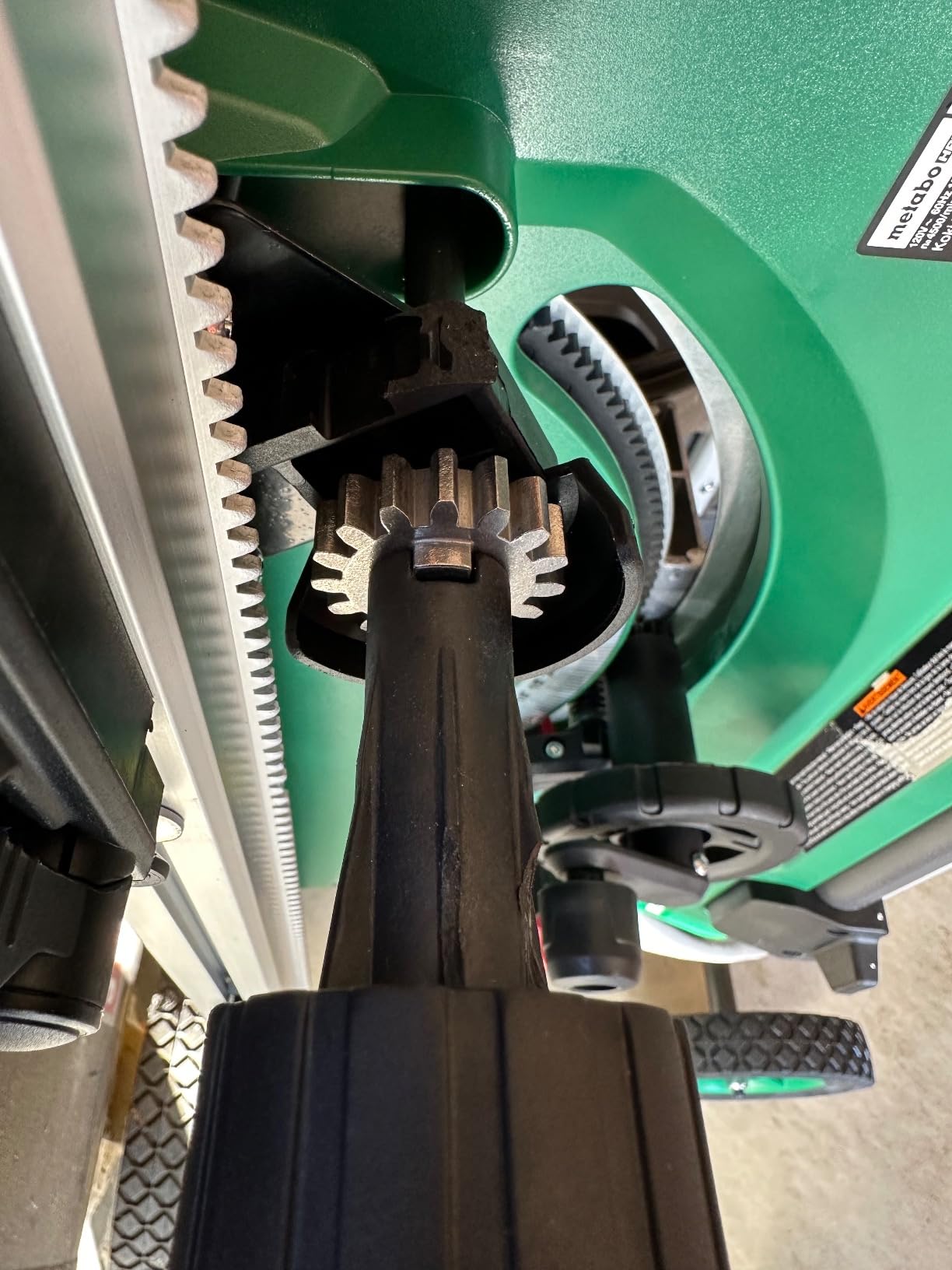 Metabo HPT 10-Inch Table Saw 15-Amp Fold and Roll Stand Power Saw, C10RJS | 35-Inch Rip Capacity, 28.75 x 22 in Surface customer photo 2