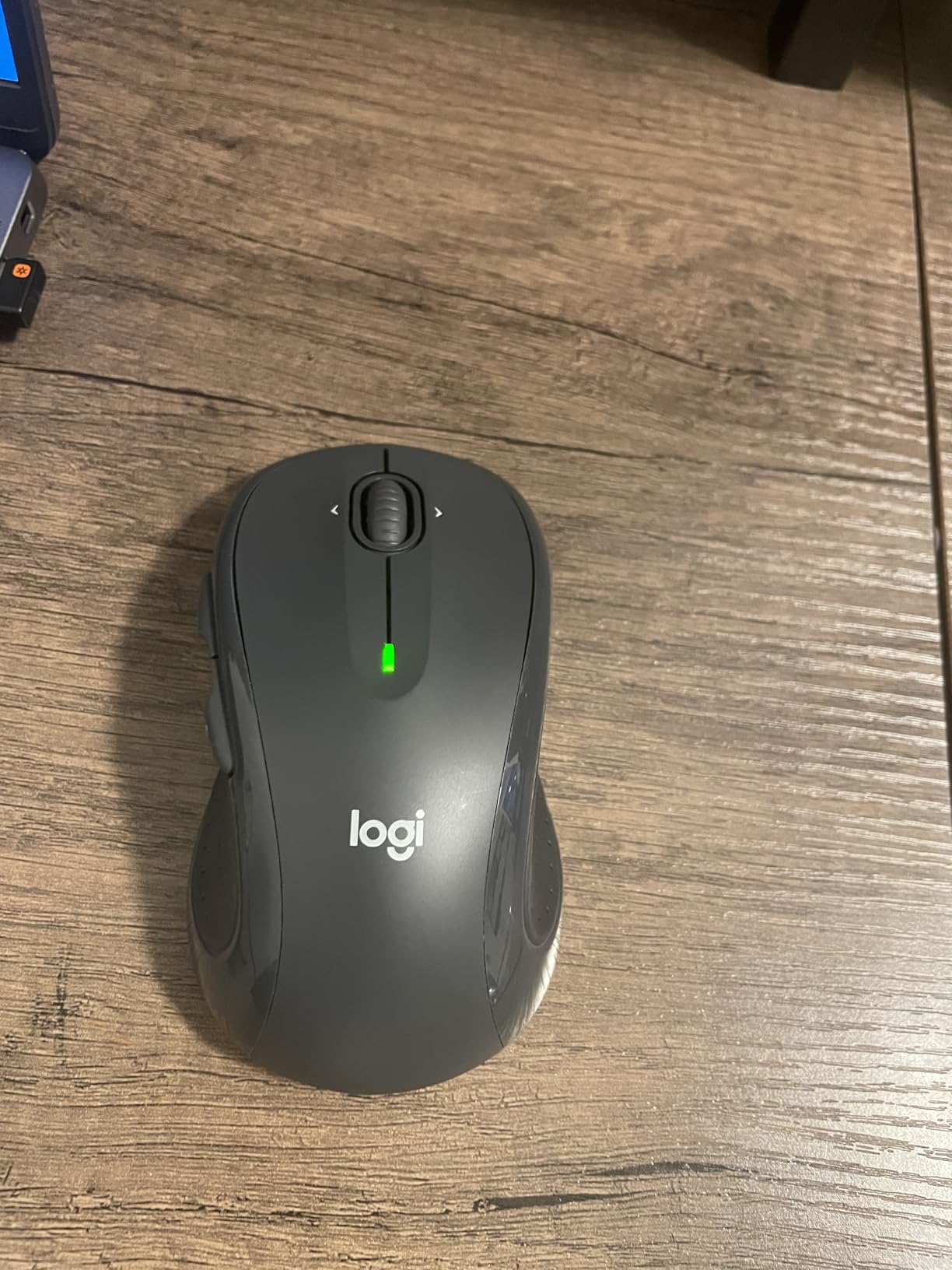 Logitech M510 Wireless Mouse, 2.4 GHz with USB Unifying Receiver, 1000 DPI Laser-Grade Tracking, 7-Buttons, 24-Months Battery Life, PC/Mac/Laptop - Graphite customer photo 2