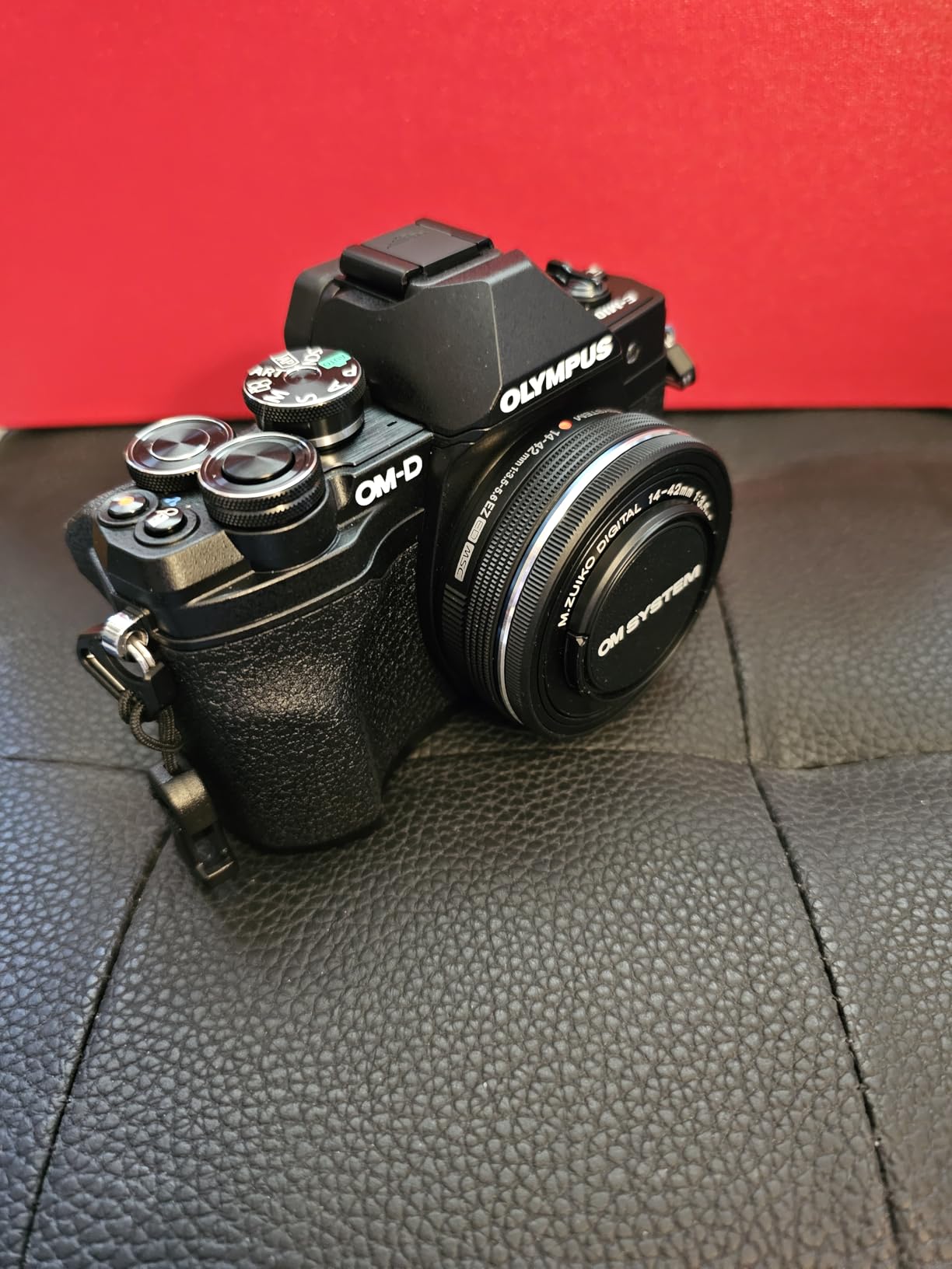 Olympus E-M10 Mark IV Black Micro Four Thirds System Camera M.Zuiko Digital ED 14-42mm F3.5-5.6 EZ Kit, 20MP Sensor, 5-Axis IS, 4K Video customer photo 2