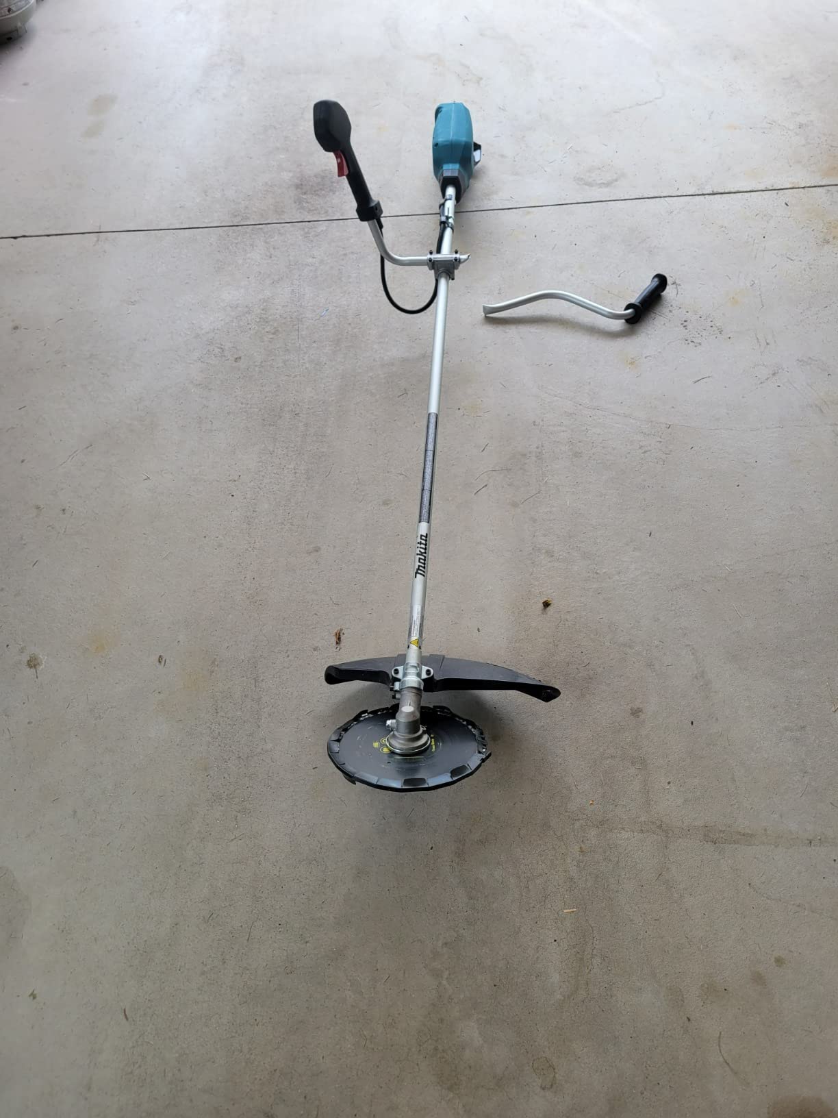 Makita XRU16PT 18V X2 (36V) LXT Lithium-Ion Brushless Cordless Brush Cutter Kit (5.0Ah) customer photo 1