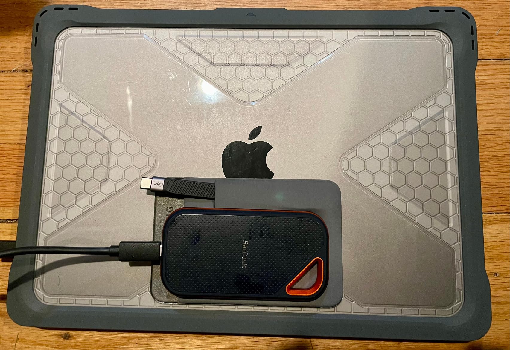 SANDISK 1TB Extreme PRO Portable SSD - Up to 2000MB/s - USB-C, USB 3.2 Gen 2x2, IP65 Water and Dust Resistance, Updated Firmware - SDSSDE81-1T00-G25 customer photo 2