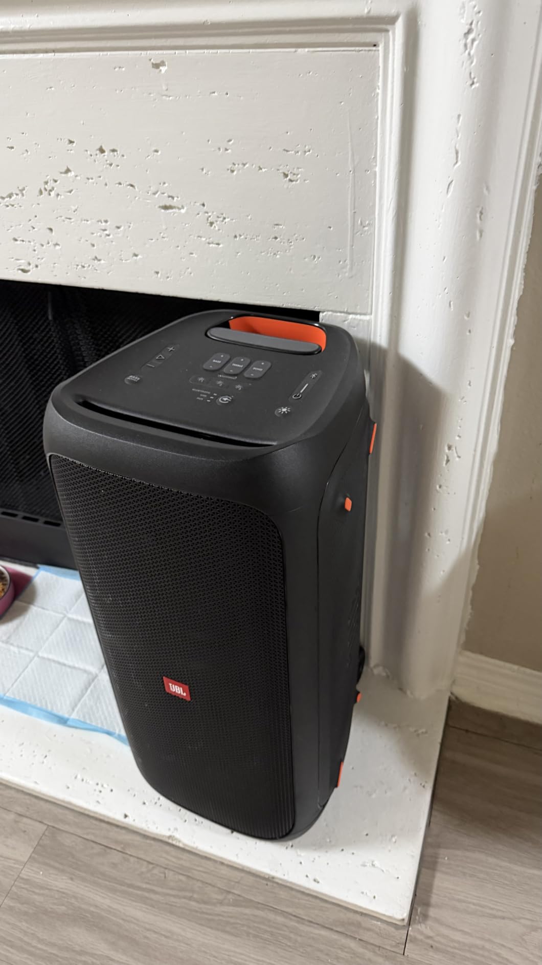 JBL Partybox 310 - Portable Party Speaker with Long Lasting Battery, Powerful JBL Sound and Exciting Light Show, Black customer photo 1
