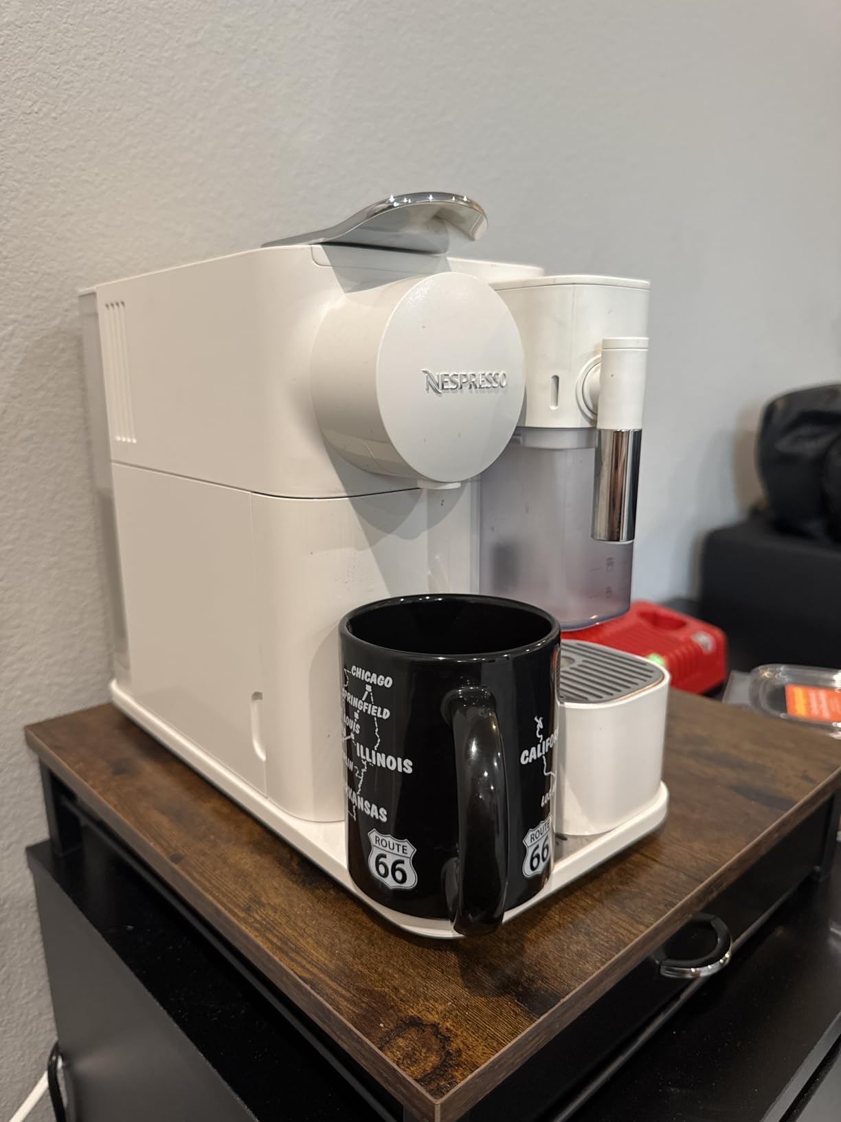 Nespresso Lattissima One Original Espresso Machine with Milk Frother by De'Longhi, Shadow Black customer photo 1