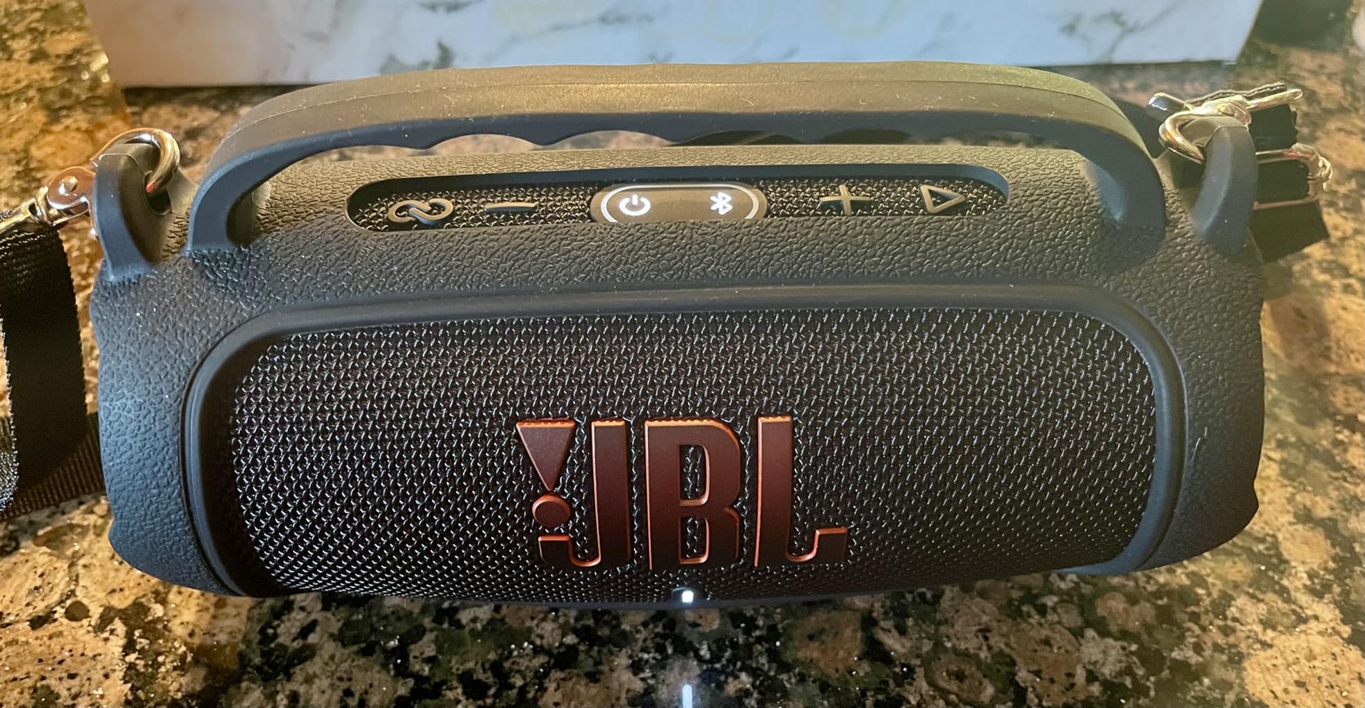 JBL CHARGE 5 - Portable Waterproof (IP67) Bluetooth Speaker with Powerbank USB Charge out, 20 hours playtime, JBL Partyboost (Teal) customer photo 1