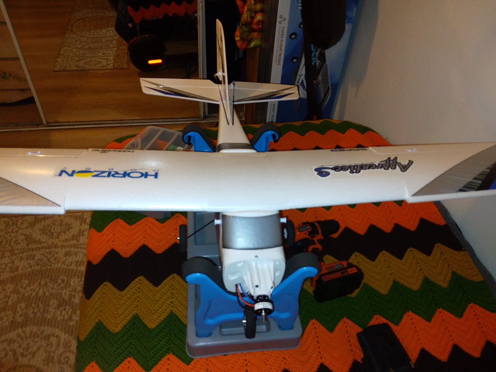 HobbyZone RC Airplane Apprentice S 2 1.2m RTF(Includes Controller, Transmitter, Battery and Charger) with Safe, HBZ31000, White customer photo 2