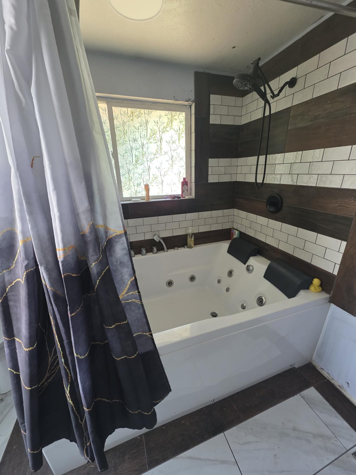 Empava Whirlpool Bathtub 71 Inch, 2 Person Jetted Tub | Whirlpool Tub With 16 Jets, Acrylic SPA Bath Tub, Hydro Massage Bathtub With Right Drain, 3-Side Apron, White customer photo 1