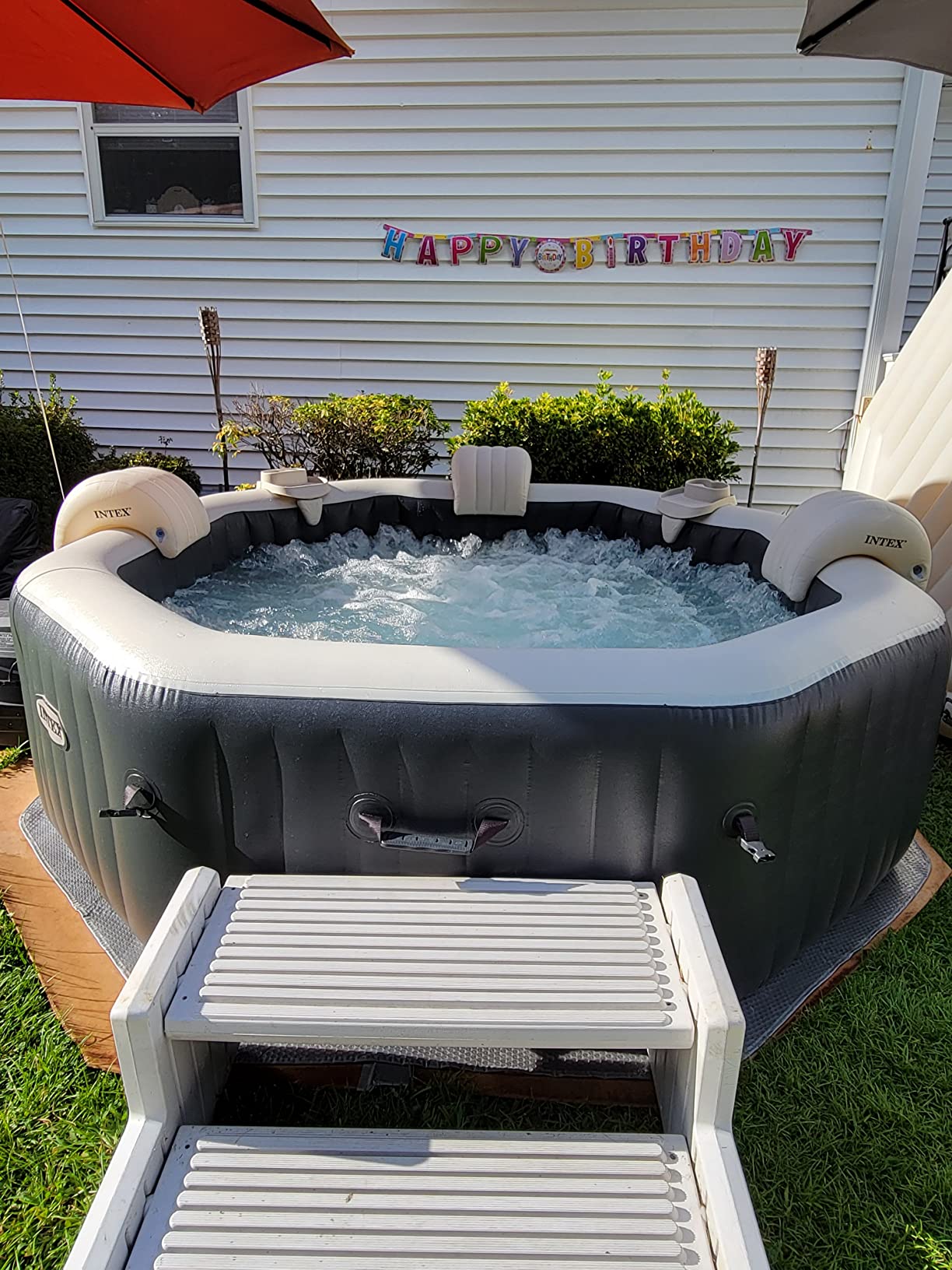 Intex 28433EP PureSpa Bubble Deluxe Spa Set: Includes Energy Efficient Spa Cover - 120 Bubble Jets - Octagonal Design - 4 Person Capacity - 71