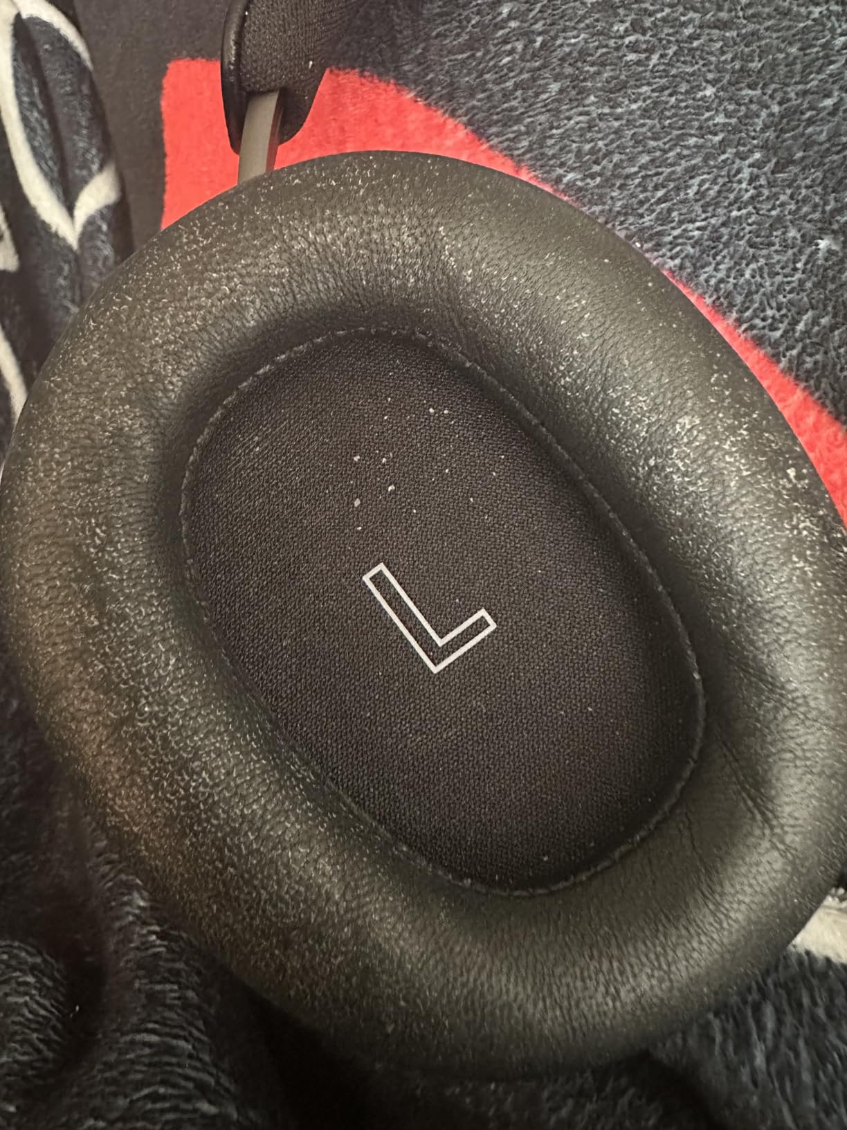 Bang & Olufsen Beoplay H95 Premium Comfortable Wireless Active Noise Cancelling (ANC) Over-Ear Headphones with 38 Hours Battery Life and Protective Carrying Case, Chestnut customer photo 1