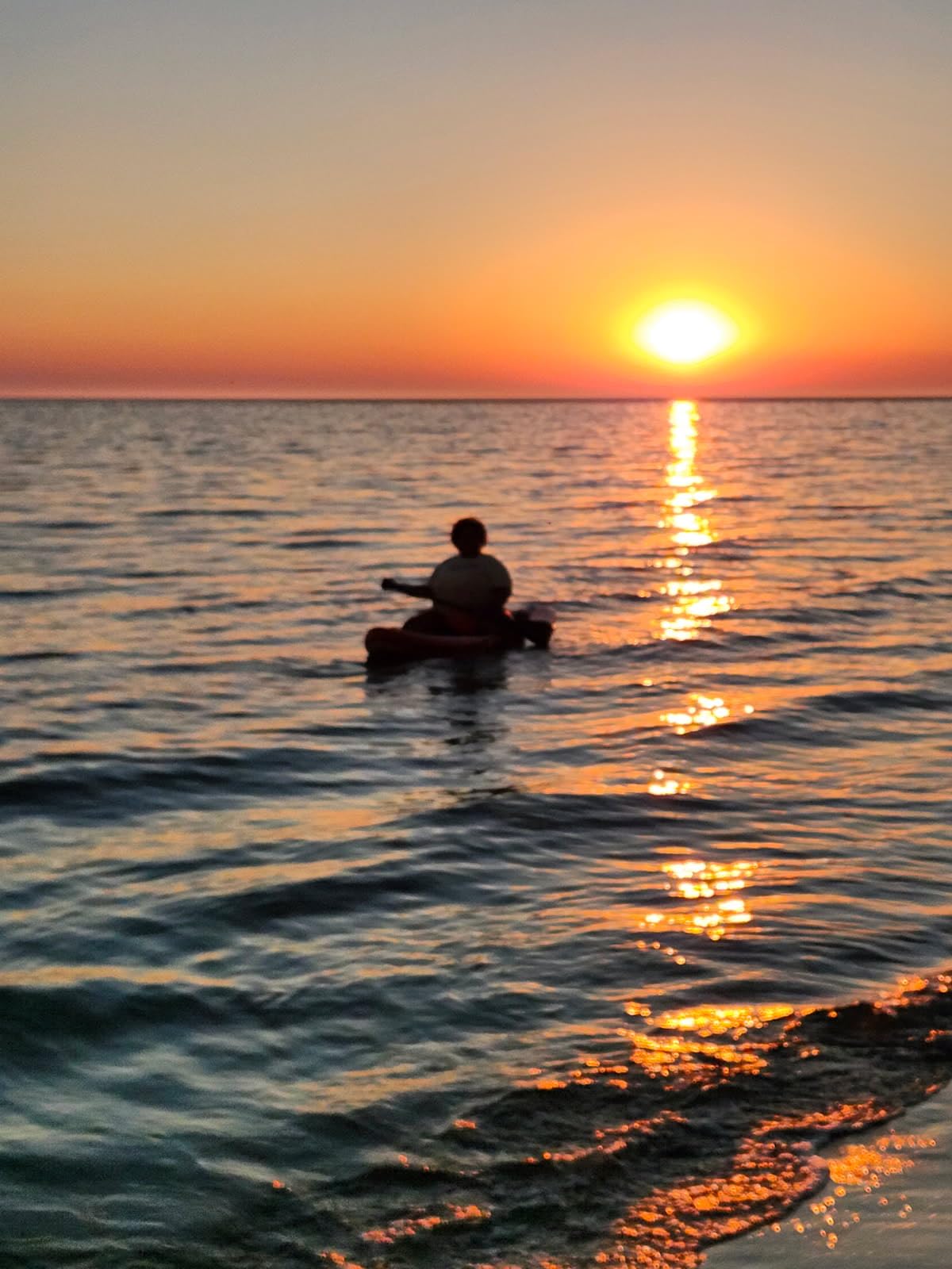FEATH-R-LITE Inflatable Ultra-Light 11'/10'6''Stand Up Paddle Board for All Skill Levels with Premium SUP Paddleboard Accessories,Non-Slip Comfort Deck for Youth & Adults customer photo 2