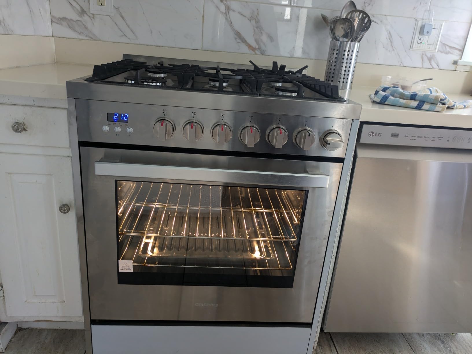 COSMO COS-305AGC 30 in. 5.0 cu. ft. Freestanding Single Oven Gas Range with 5 Burner Cooktop and Heavy Duty Cast Iron Grates in Stainless Steel | Oven Fan Circulation, Cast Iron Grates, Digital Display with Timer, Liquid Propane Convertible, Wok Ring customer photo 2