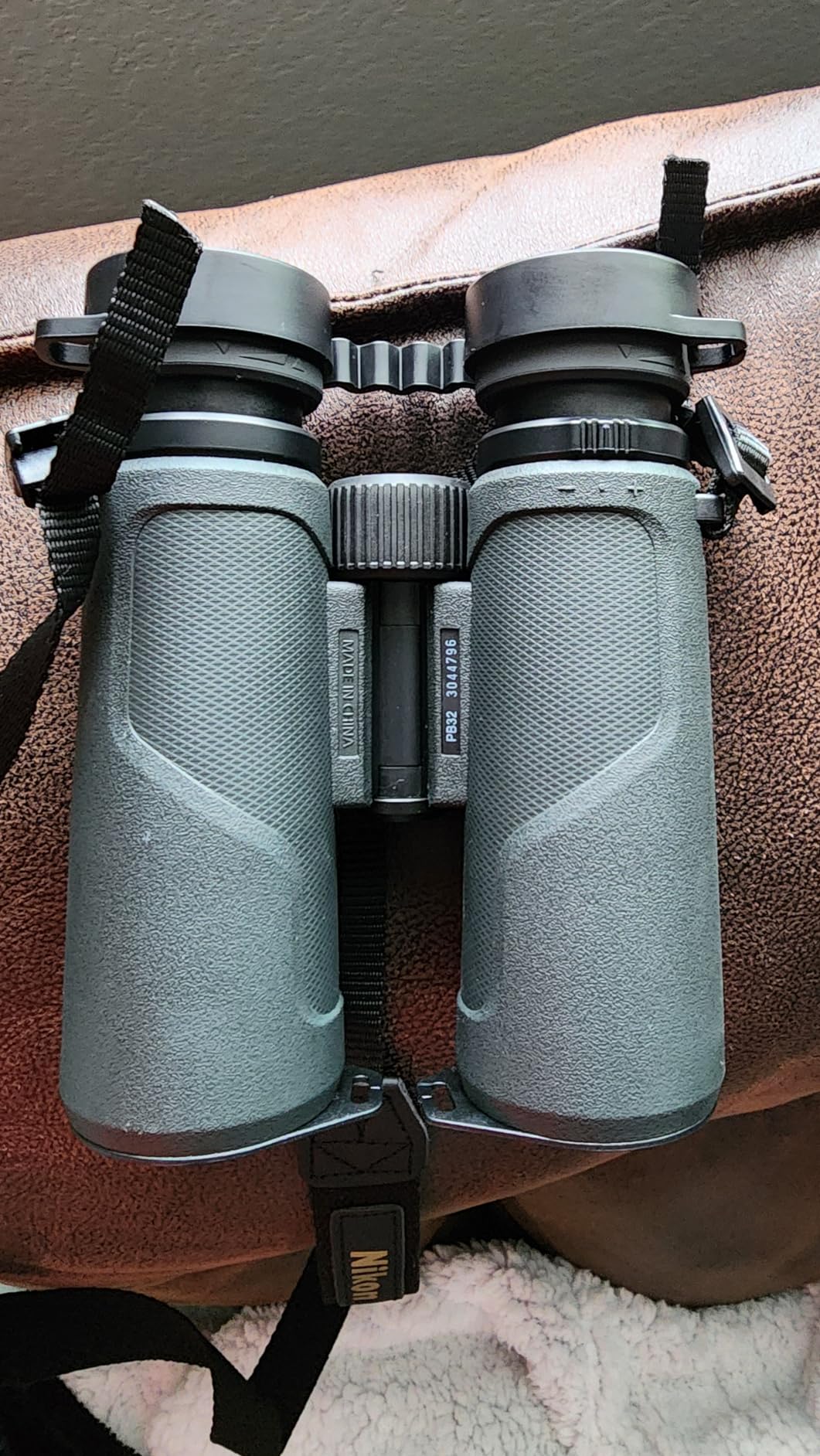 Nikon PROSTAFF P3 10x42 Binocular | Waterproof, fogproof, rubber-armored Full-Size Binocular, wide field of view & long eye relief customer photo 2