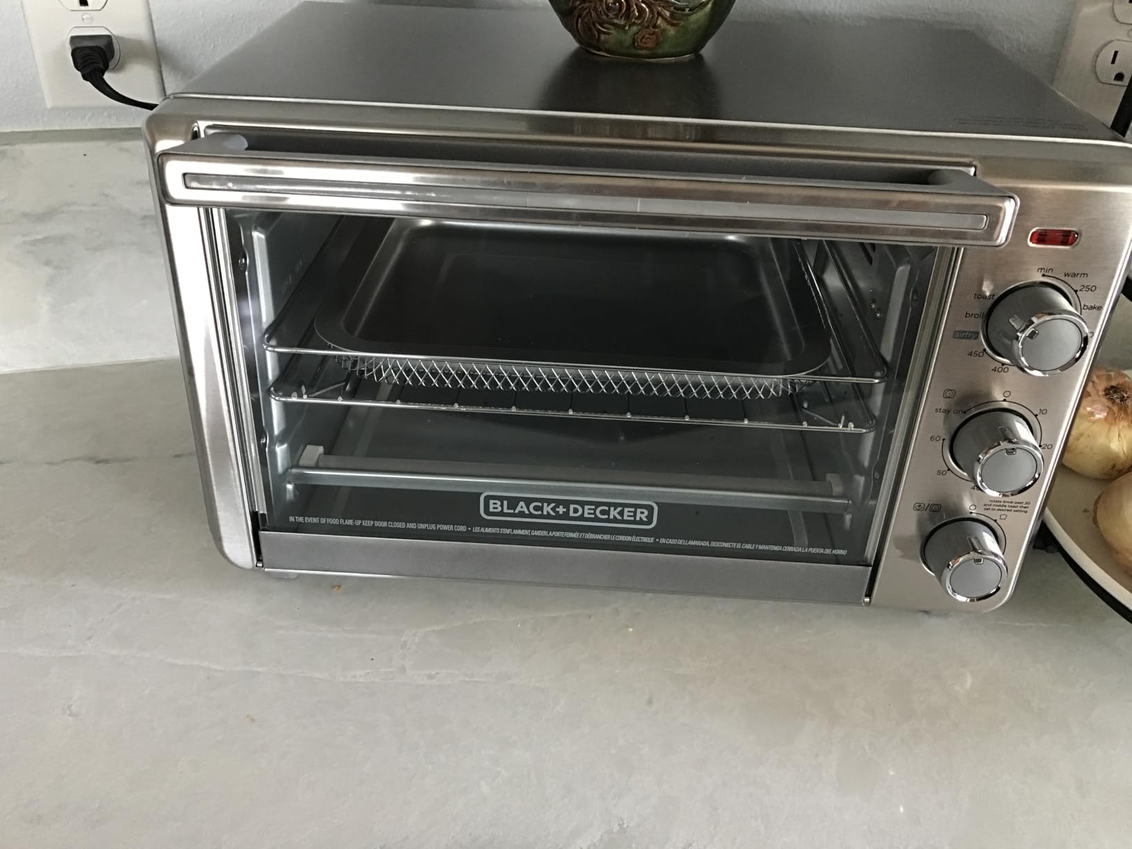 BLACK+DECKER 6-Slice Air Fry Toaster Oven, 5-in-1 Countertop Oven | Large toaster oven with air fry, EvenToast technology and room for six slices or a 12-inch pizza customer photo 1