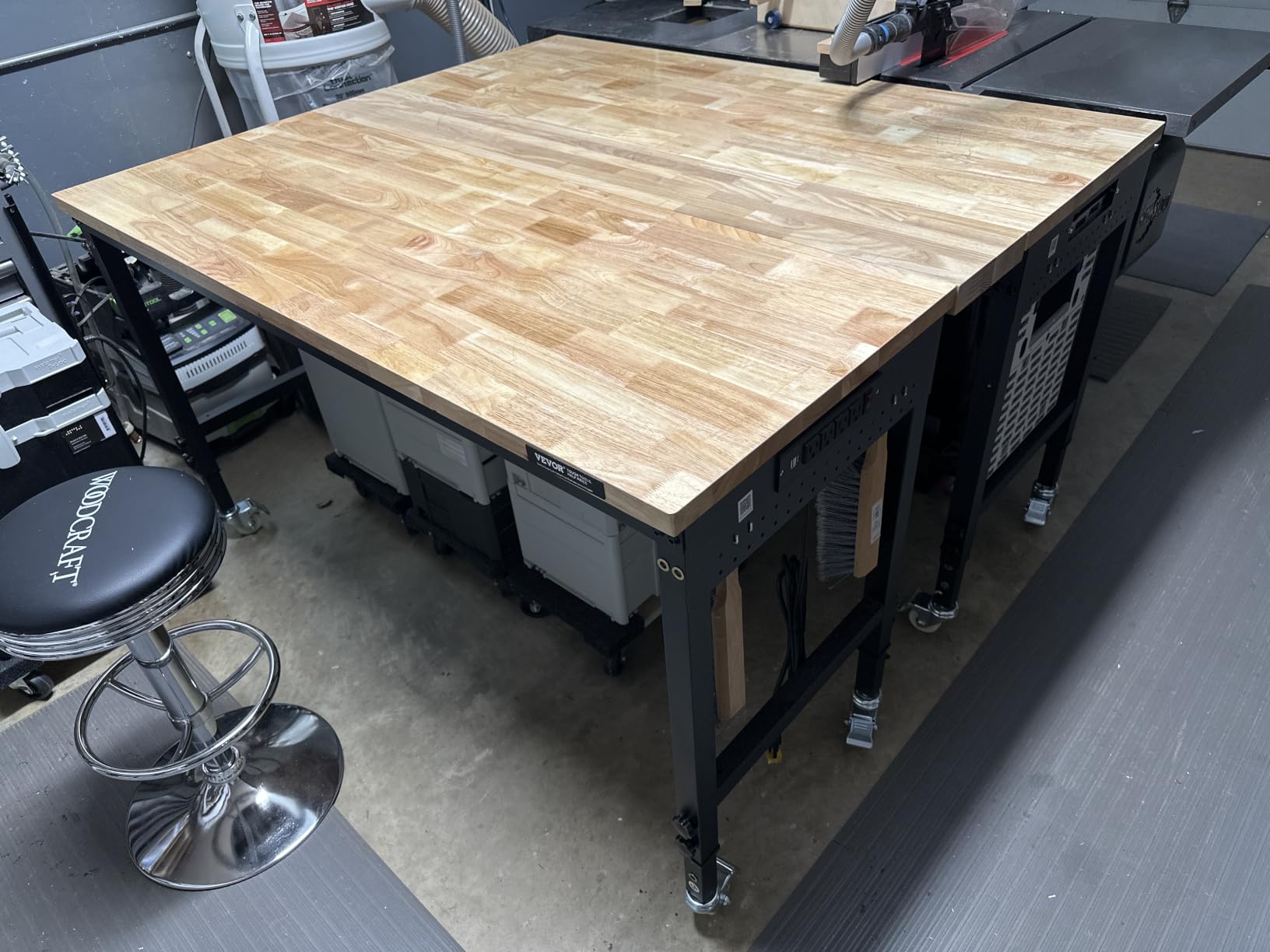 VEVOR Adjustable Workbench, 2000 lbs Capacity, 61 x 20-inch Heavy Duty Work Bench with 27.1-36 Inches Height Adjustment, Garage Workbench with Power Outlets customer photo 1