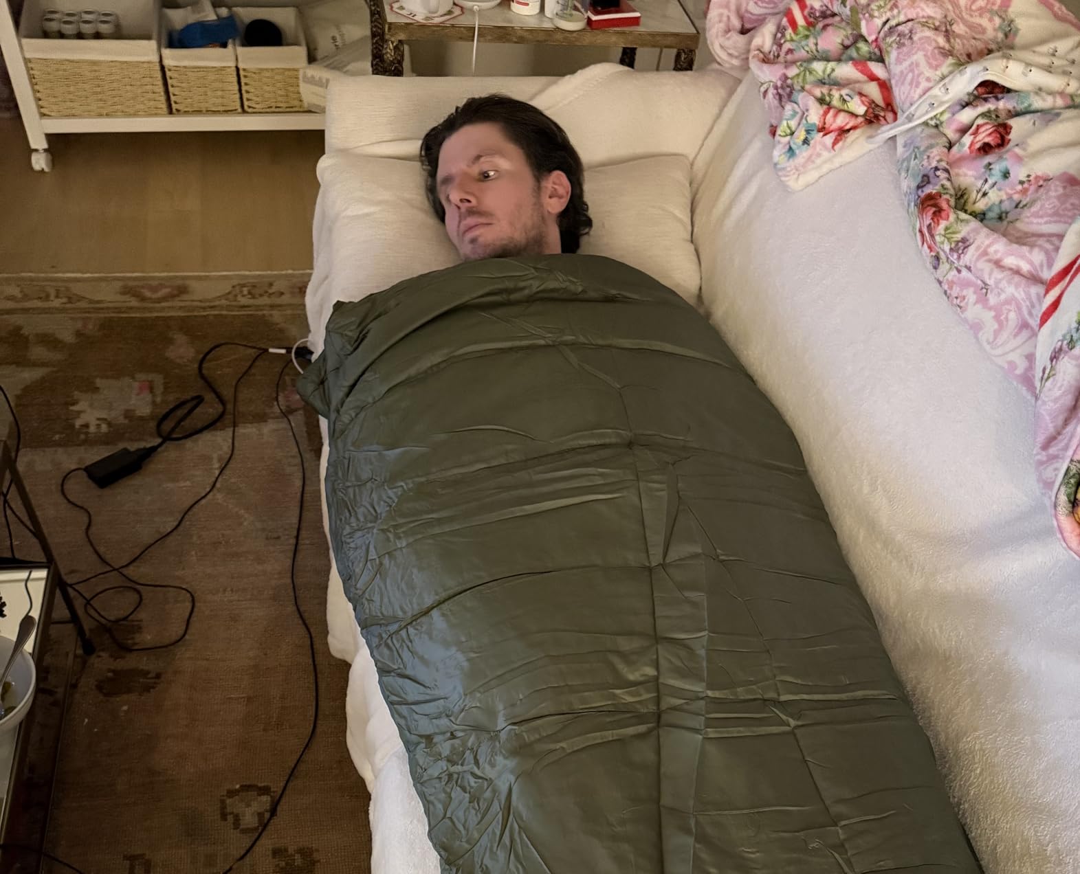 Amazon Basics 20 Degree F Cold Weather Mummy Sleeping Bag for Hiking, Outdoor Camping with No-Snag Zipper, Portable, 82 in x 33 in, Olive Green customer photo 1