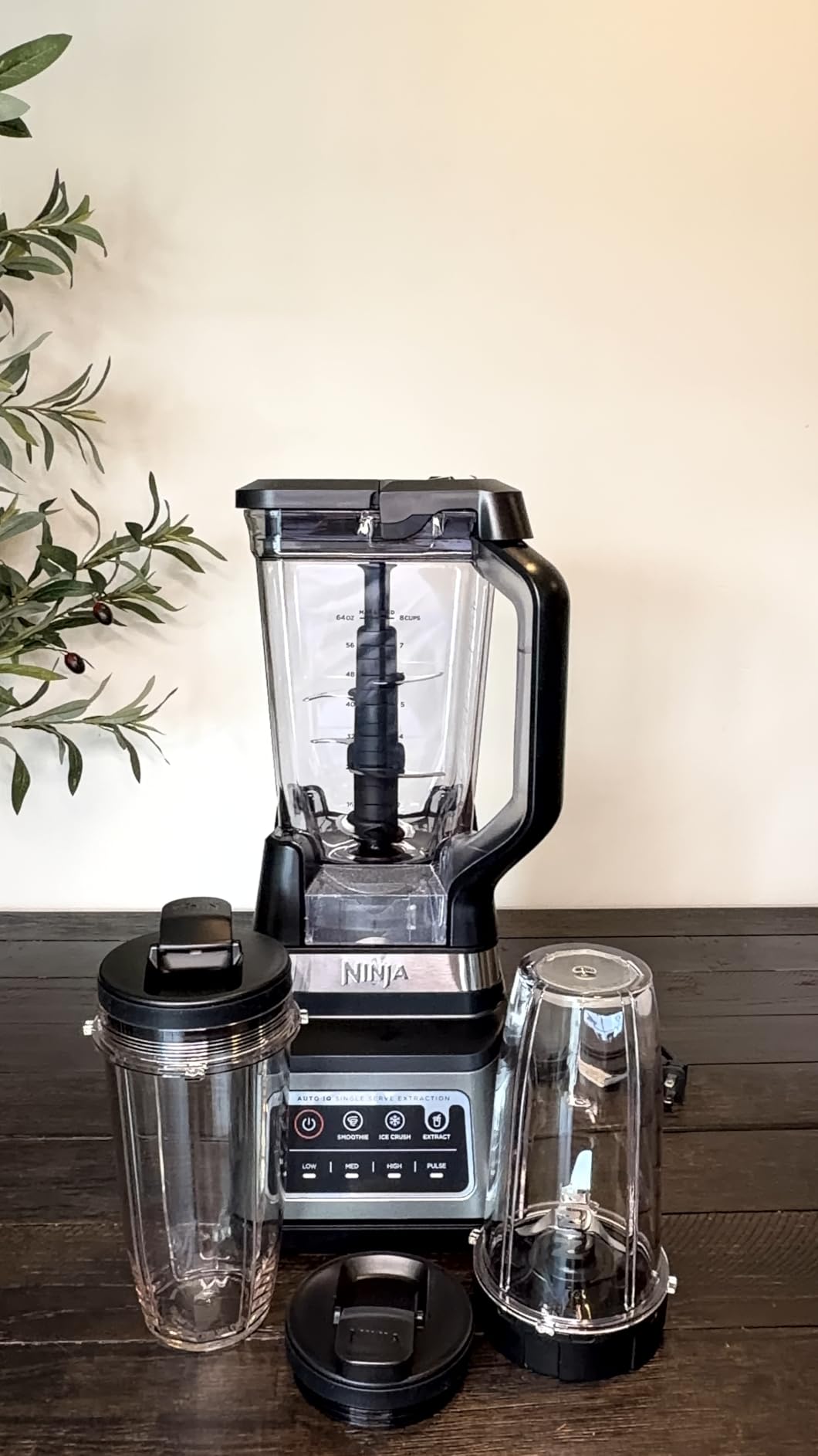 Ninja BN751 Professional Plus DUO Blender, 1400 Peak Watts, 3 Auto-IQ Programs for Smoothies, Frozen Drinks & Nutrient Extractions, 72-oz. Pitcher & (2) 24 oz. To-Go Cups, Black customer photo 1