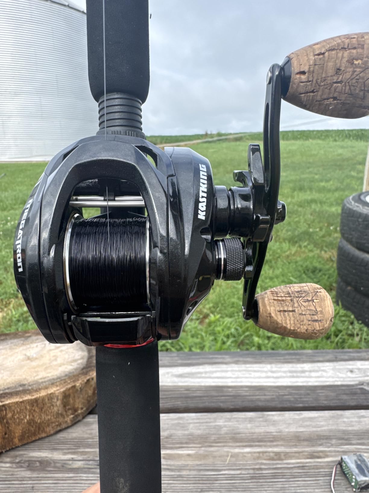 KastKing MegaTron Baitcasting Reels, High Capacity Low Profile Casting Reel, 28.6 LB Drag, 7+1 Double Shielded Stainless Steel BB customer photo 1