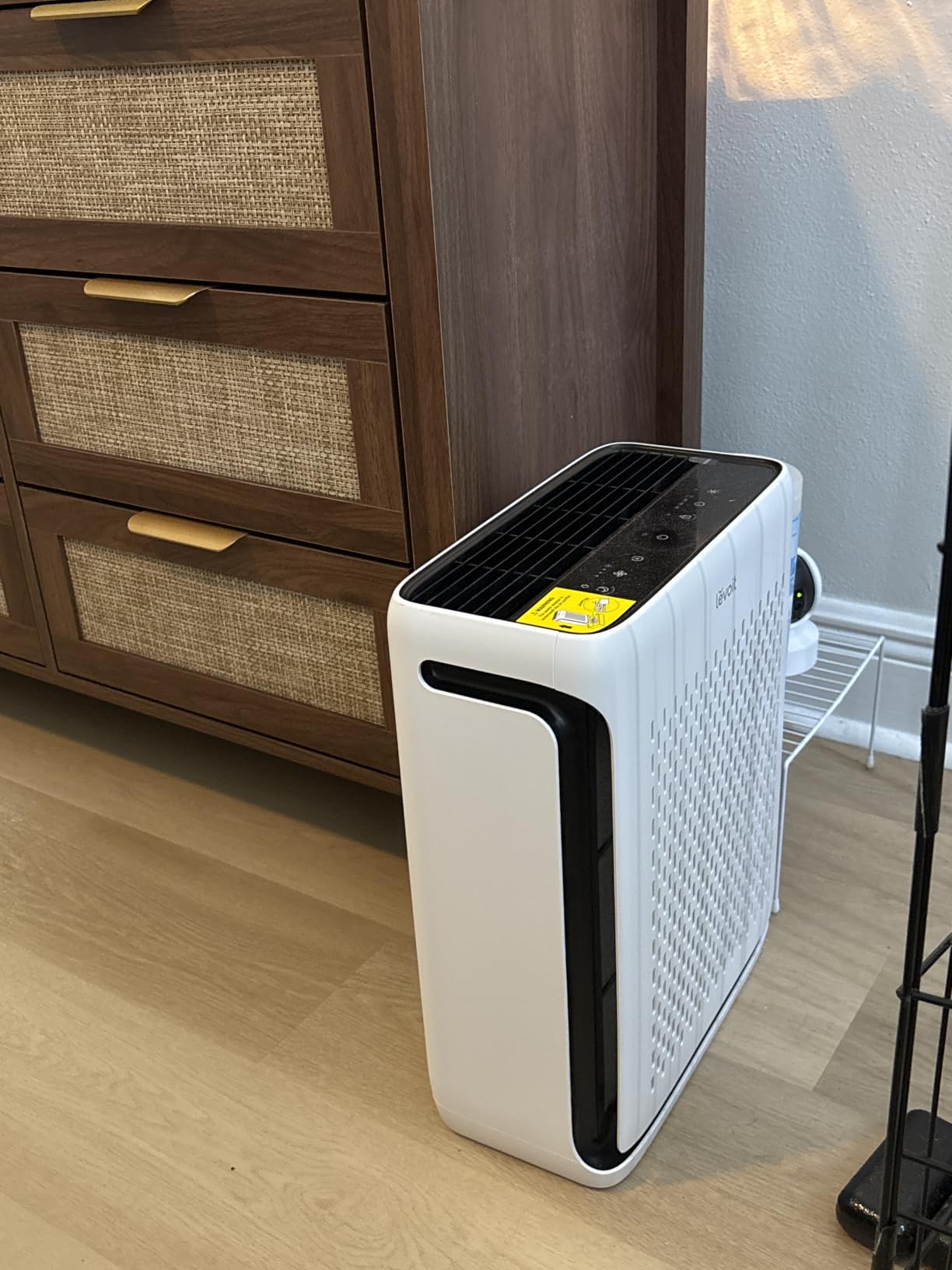LEVOIT Air Purifier for Home Large Room Up to 1073Ft² with Air Quality Monitor, AHAM VERIFIDE, Smart WiFi, Washable Pre-Filter, HEPA Sleep Mode for Pets, Allergies, Dust, Pollen, Vital 100S-P, White customer photo 1