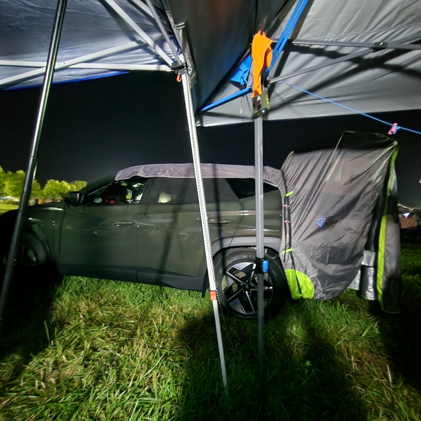 JOYTUTUS SUV Tailgate Tent with Awning Shade, Car Roof Canopy and Poles, Water Resistant Camping Tent customer photo 2