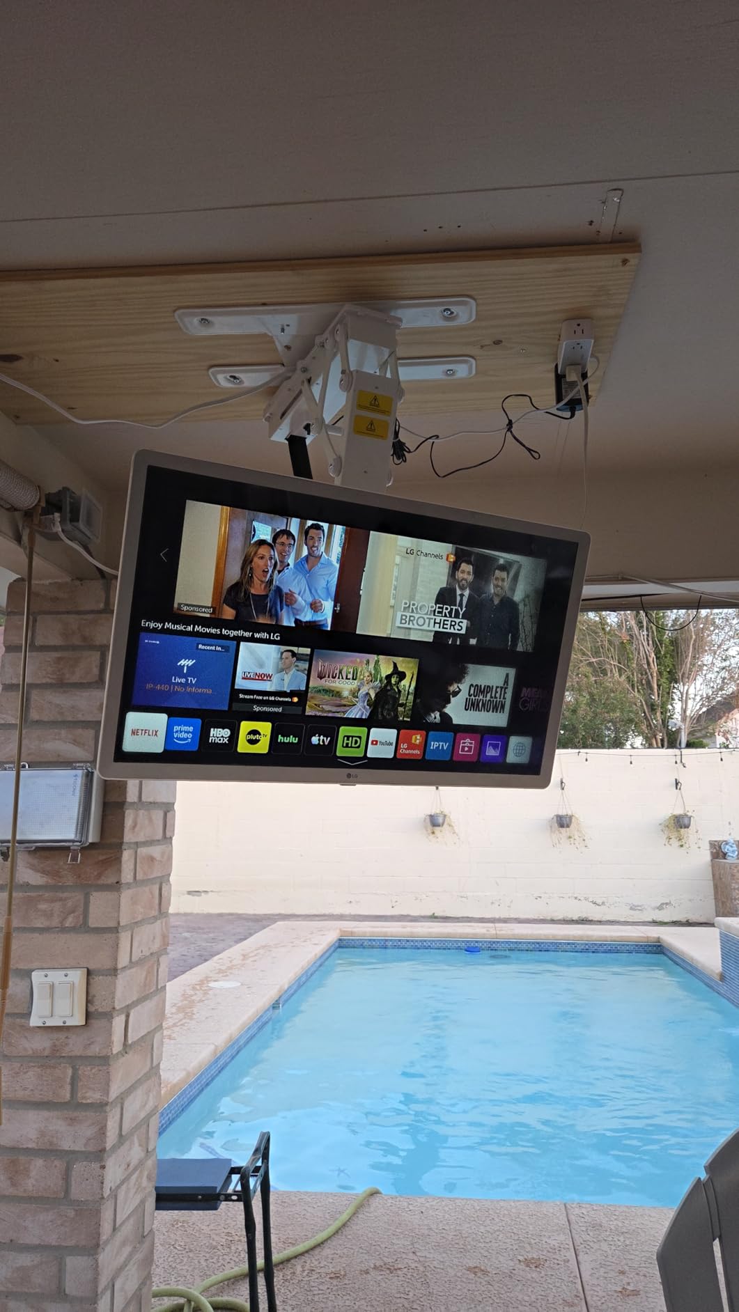VIVO Electric Flip Down Swiveling Ceiling TV Mount for 32 to 70 inch Screens, Large Motorized Flat Ceiling VESA Mount, App and Voice Control, Black, MOUNT-E-FD70S customer photo 1
