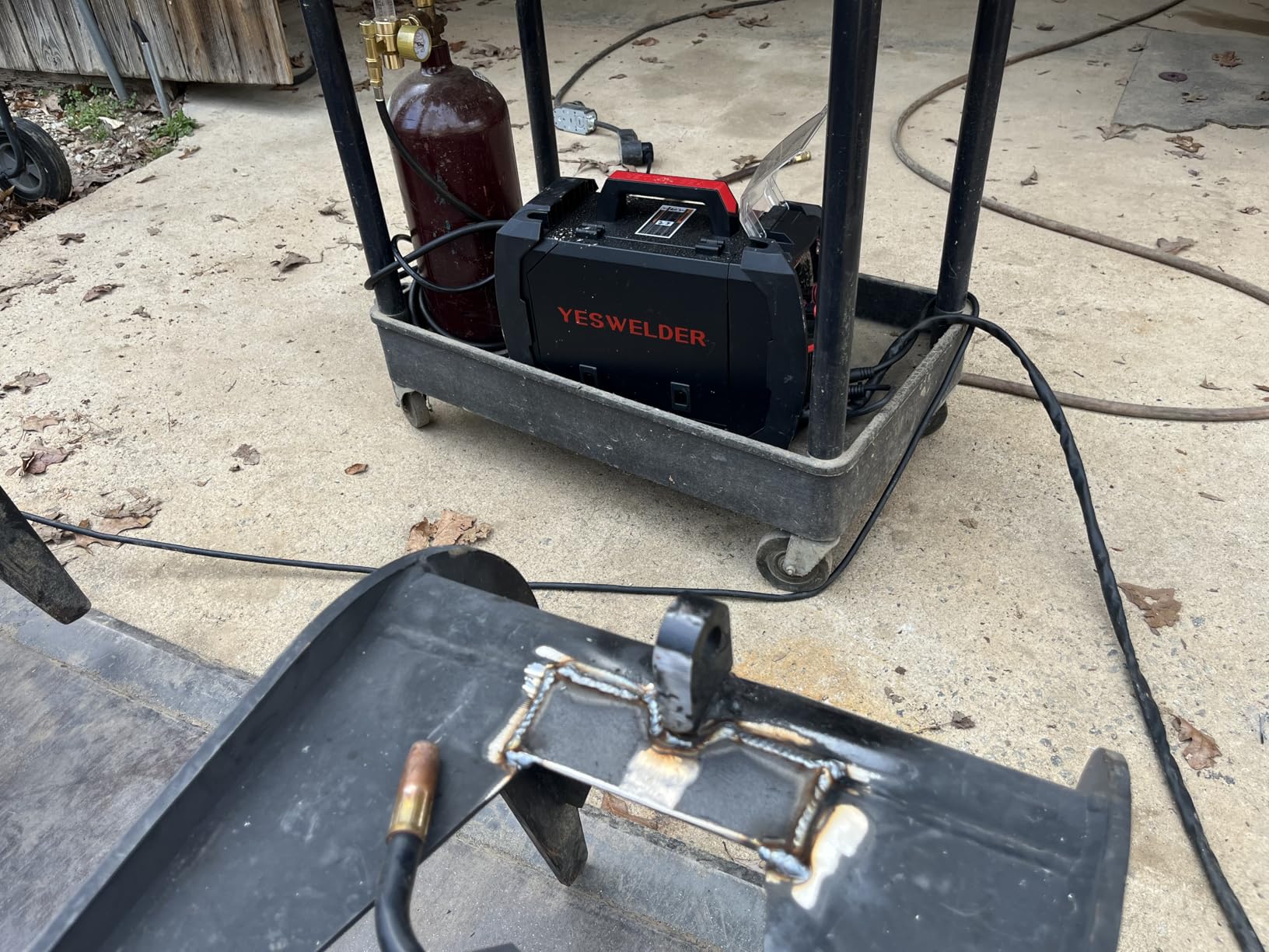 YESWELDER 160A MIG Welder, 110V/220V MIG/Flux Core/Lift TIG/Stick 4-In-1, Synergic Control, Beginner Friendly customer photo 1