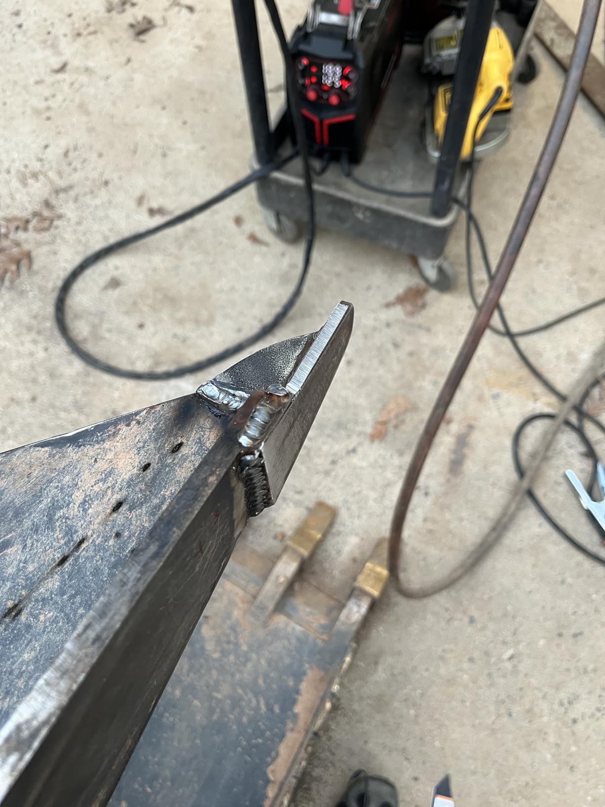 YESWELDER 160A MIG Welder, 110V/220V MIG/Flux Core/Lift TIG/Stick 4-In-1, Synergic Control, Beginner Friendly customer photo 2